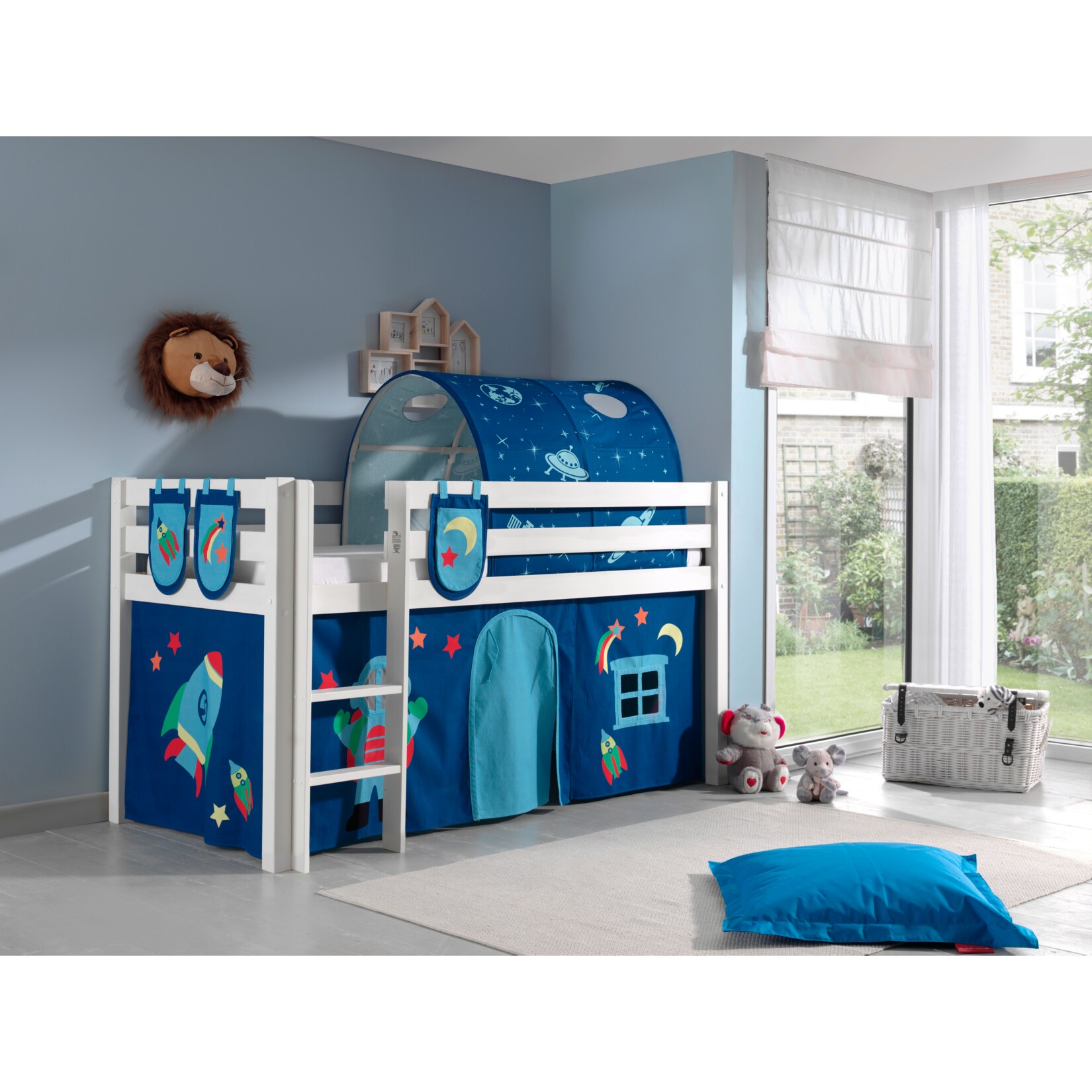 Vipack Spielbett Pino, Kiefer massiv weiß mit Vorhang, Tunnel und 3 Taschen – Dessin Astro | 05420070227704