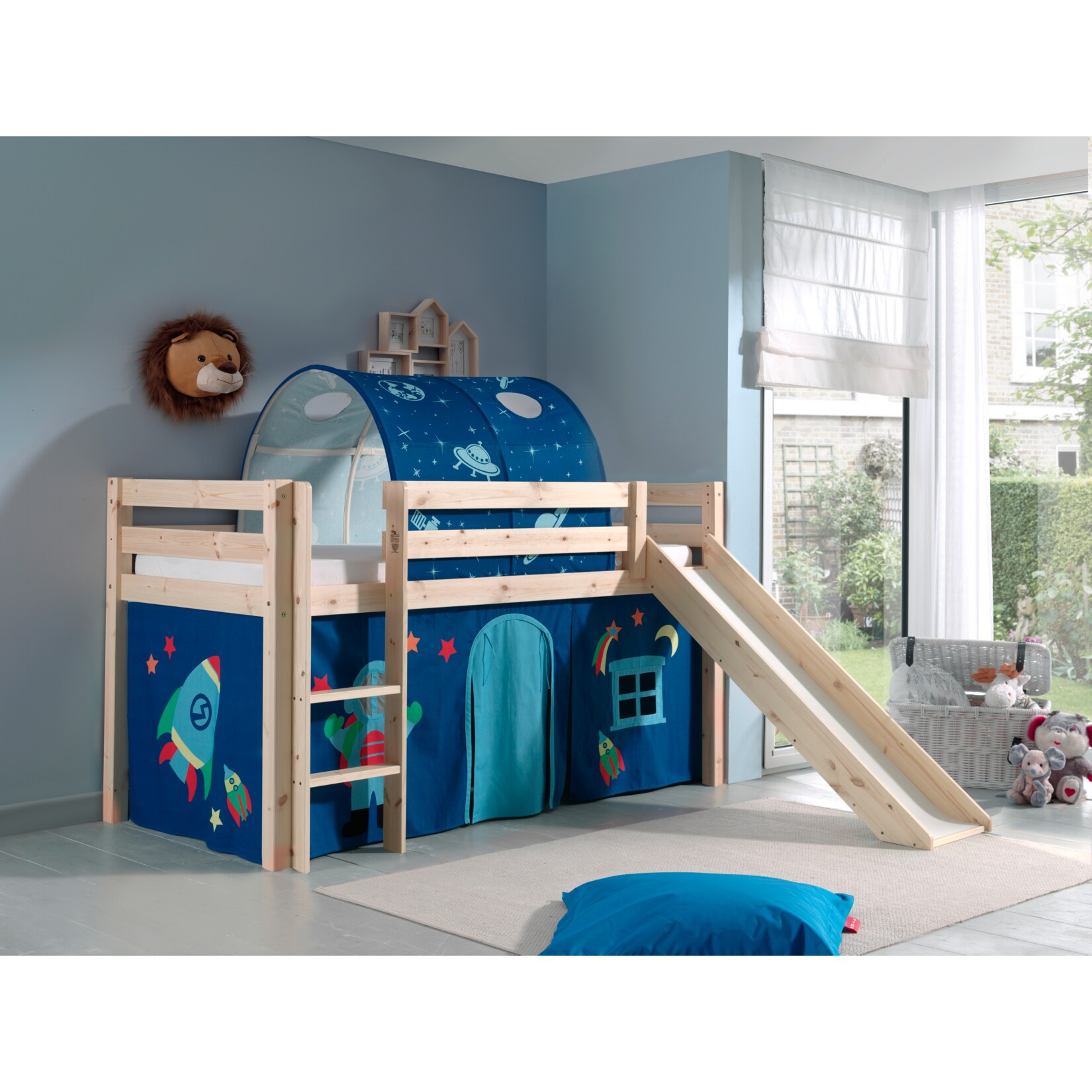 Vipack Spielbett Pino inkl. Rutsche, Kiefer massiv natur mit Vorhang und Tunnel - Dessin Astro - Bild 1