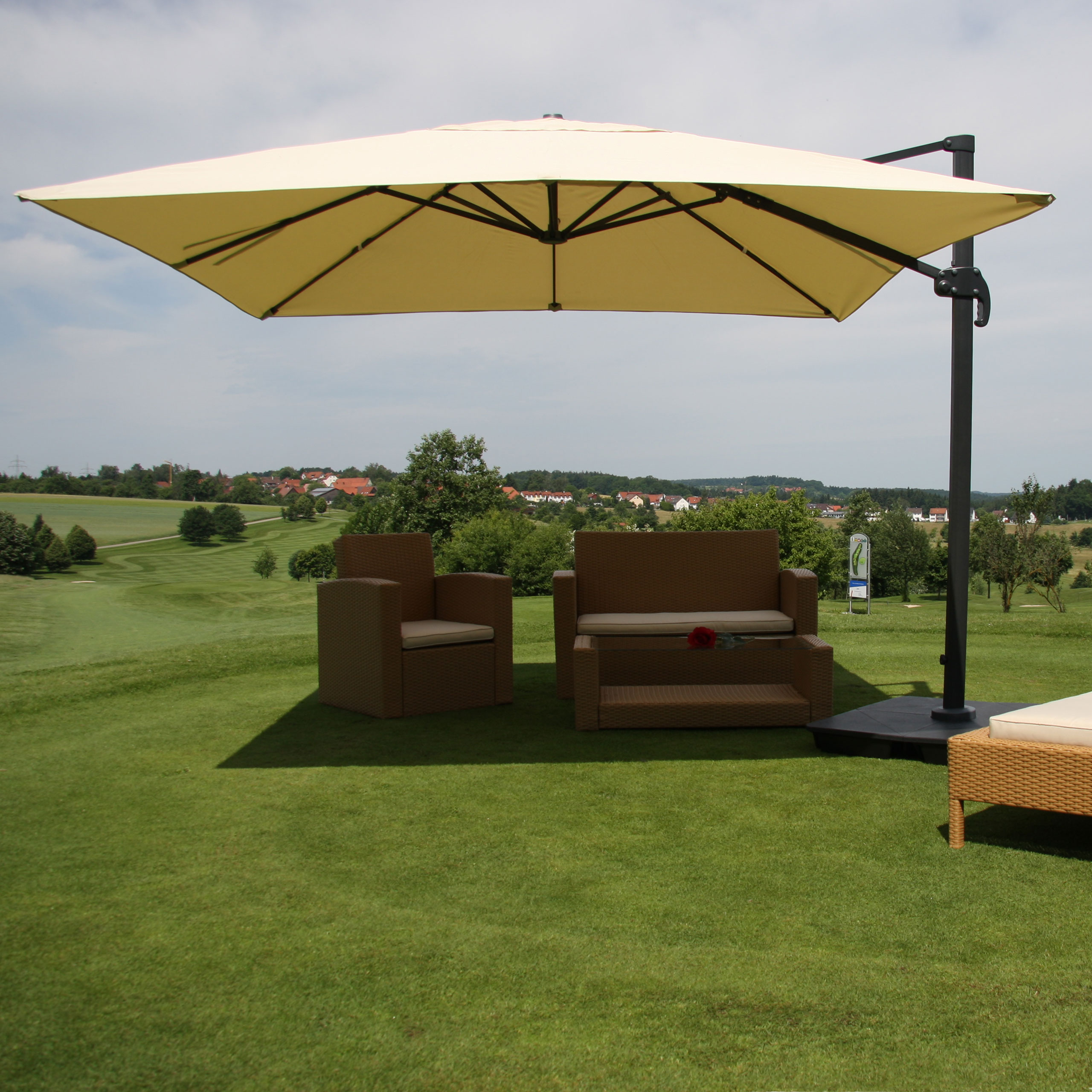 Ampelschirm MCW-A96, Gastronomie Sonnenschirm, 3x3m (&Oslash;4,24m) Polyester/Alu 23kg ~ creme mit St&auml;nder, drehbar - Bild 1