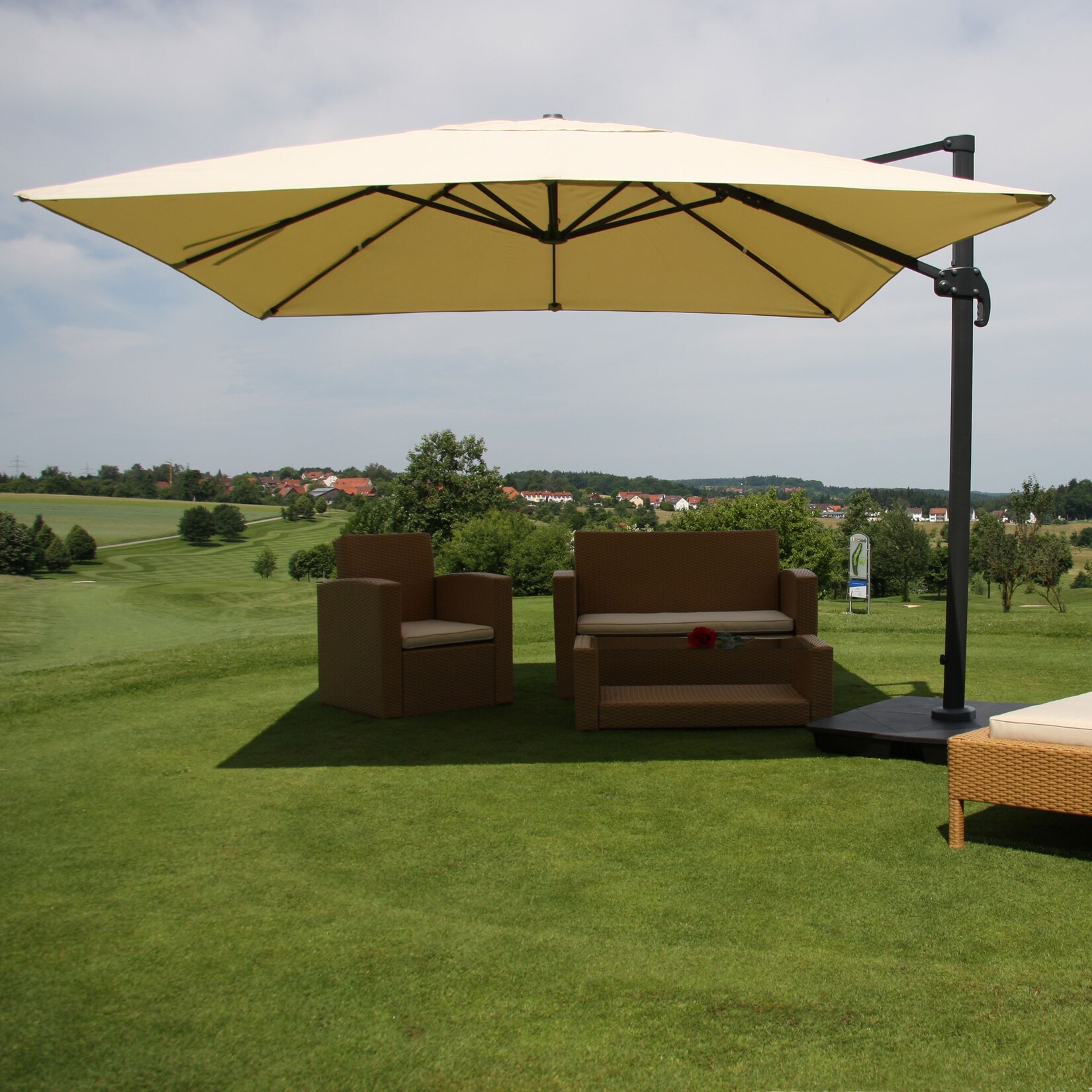 Ampelschirm MCW-A96, Gastronomie Sonnenschirm, 3x3m (Ø4,24m) Polyester/Alu 23kg ~ creme mit Ständer