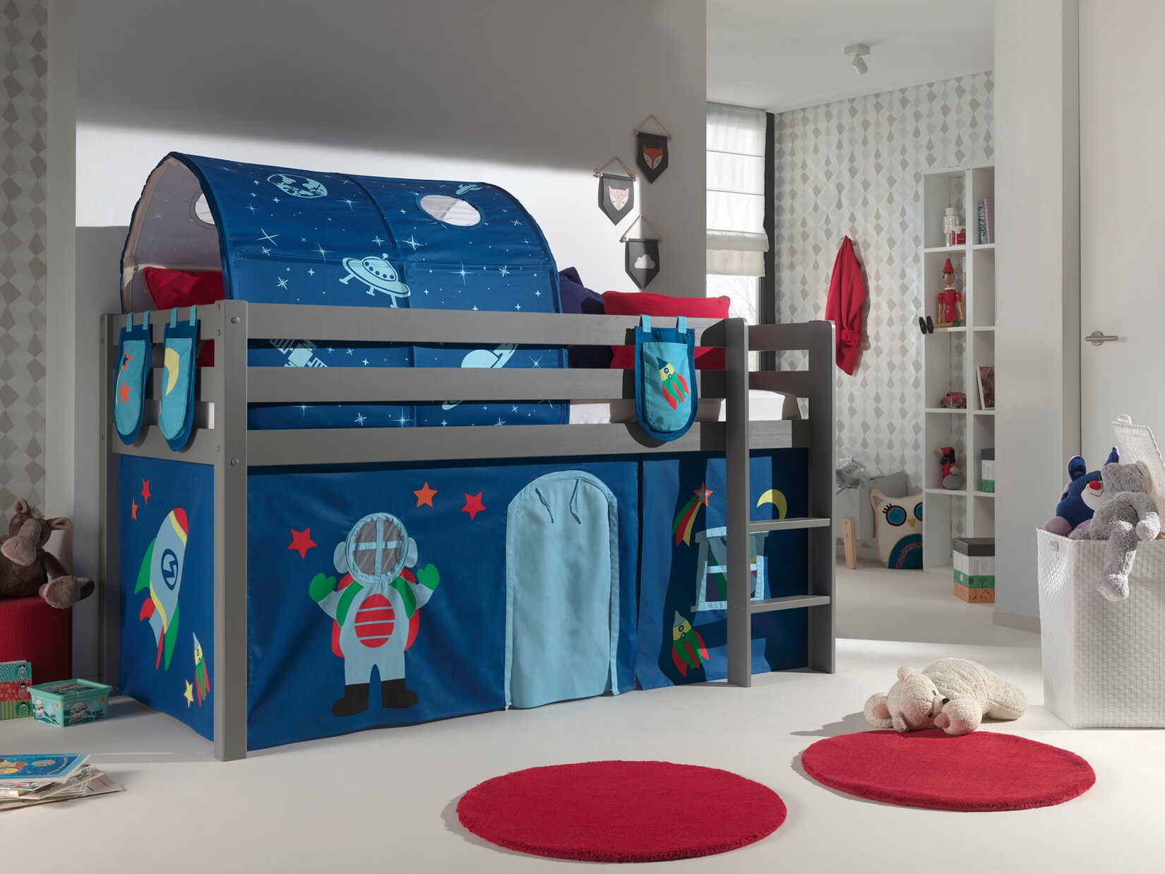 Spielbett Pino mit Textilset Vorhang, Tunnel und 3 Taschen versch. Designs | 05420070234603