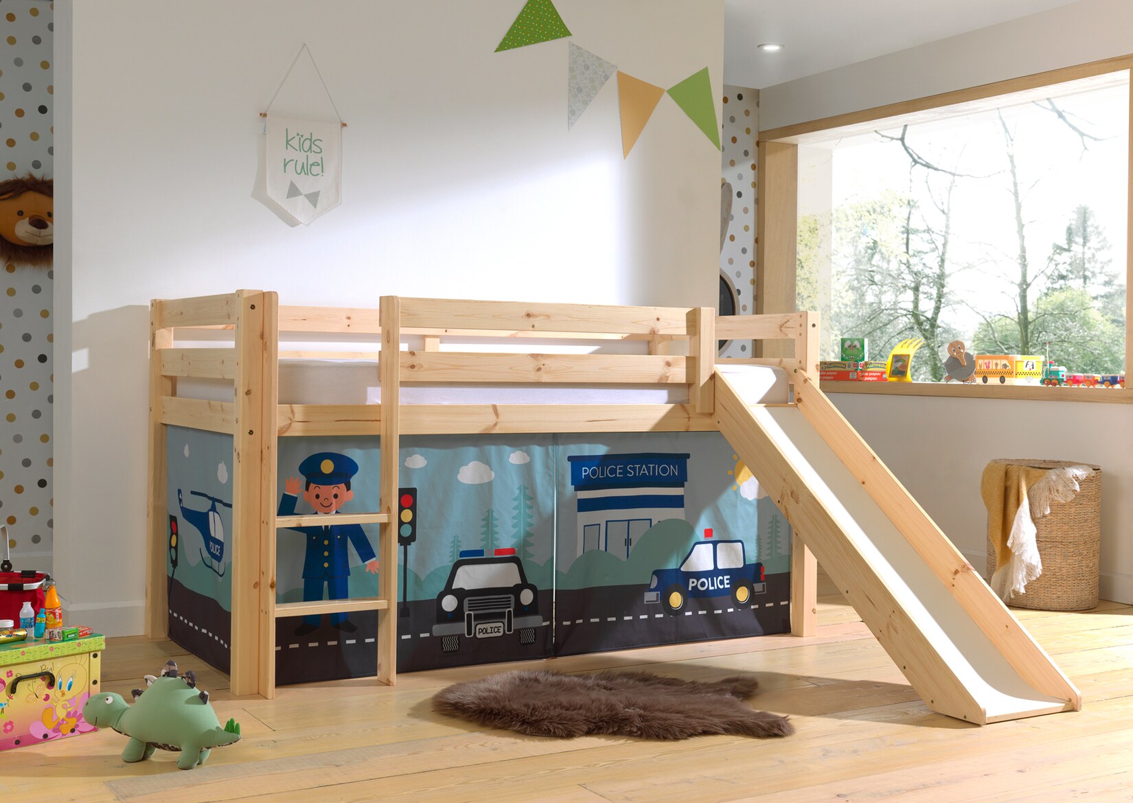 Halbhohes Bett PINO, mit Rutsche und Textilset „Police“, Ausf. Kiefer massiv versch. Farben | 05420070236638