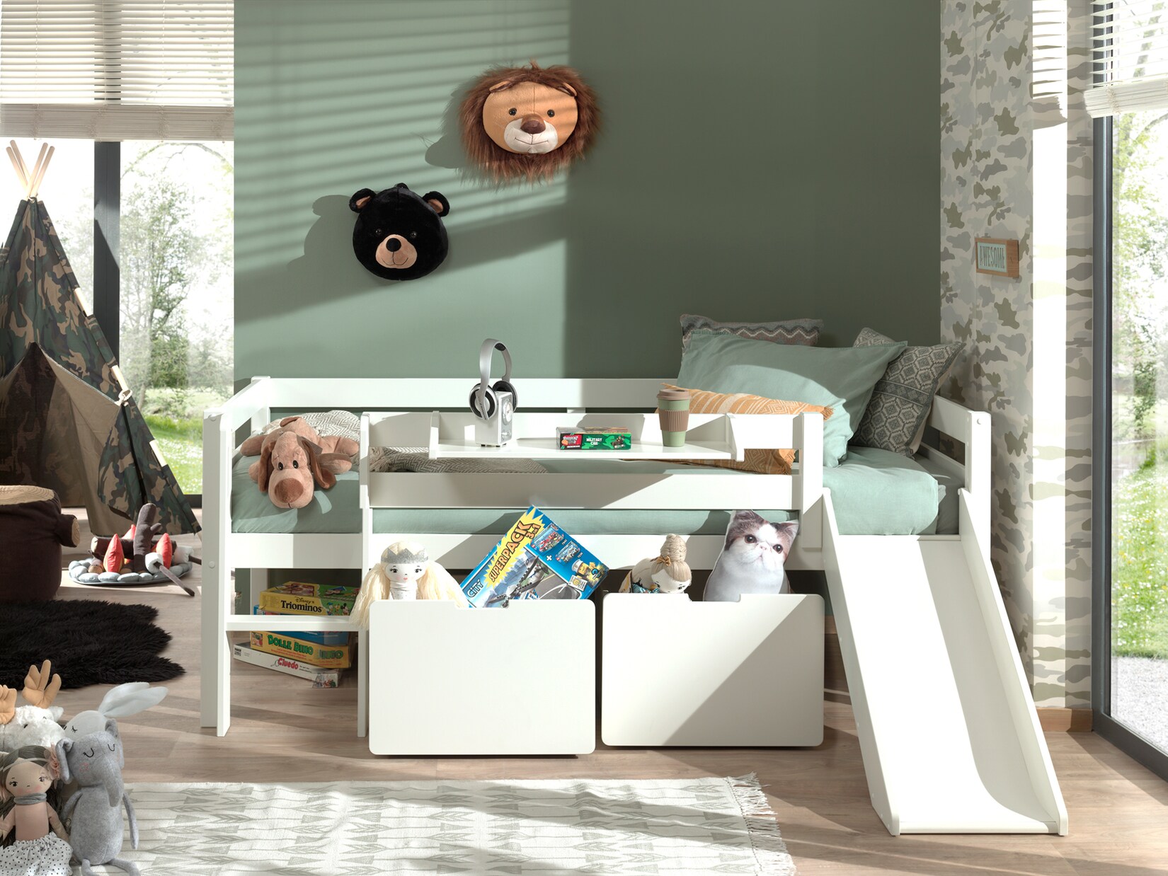 Kojen-Spielbett mit Liegefläche 90 x 200 cm, inkl. Leiter, Regal, Rutsche, Rolllattenrost und 2 Schubkästen, Kiefer und MDF weiß lackiert | 05420070239356