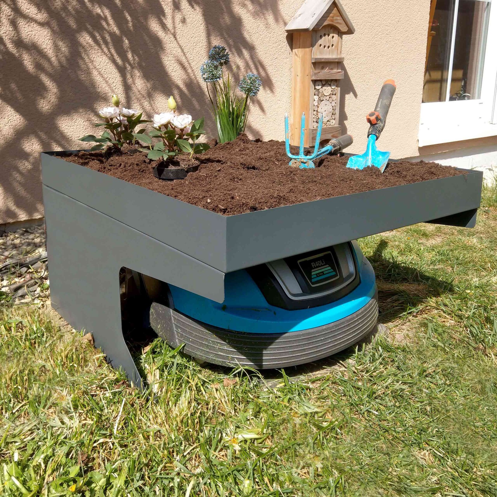 Mähroboter-Garage mit Pflanzkasten MCW-G60, Dach Unterstand für Rasenmäher, Metall 37x60x70cm ~ anthrazit