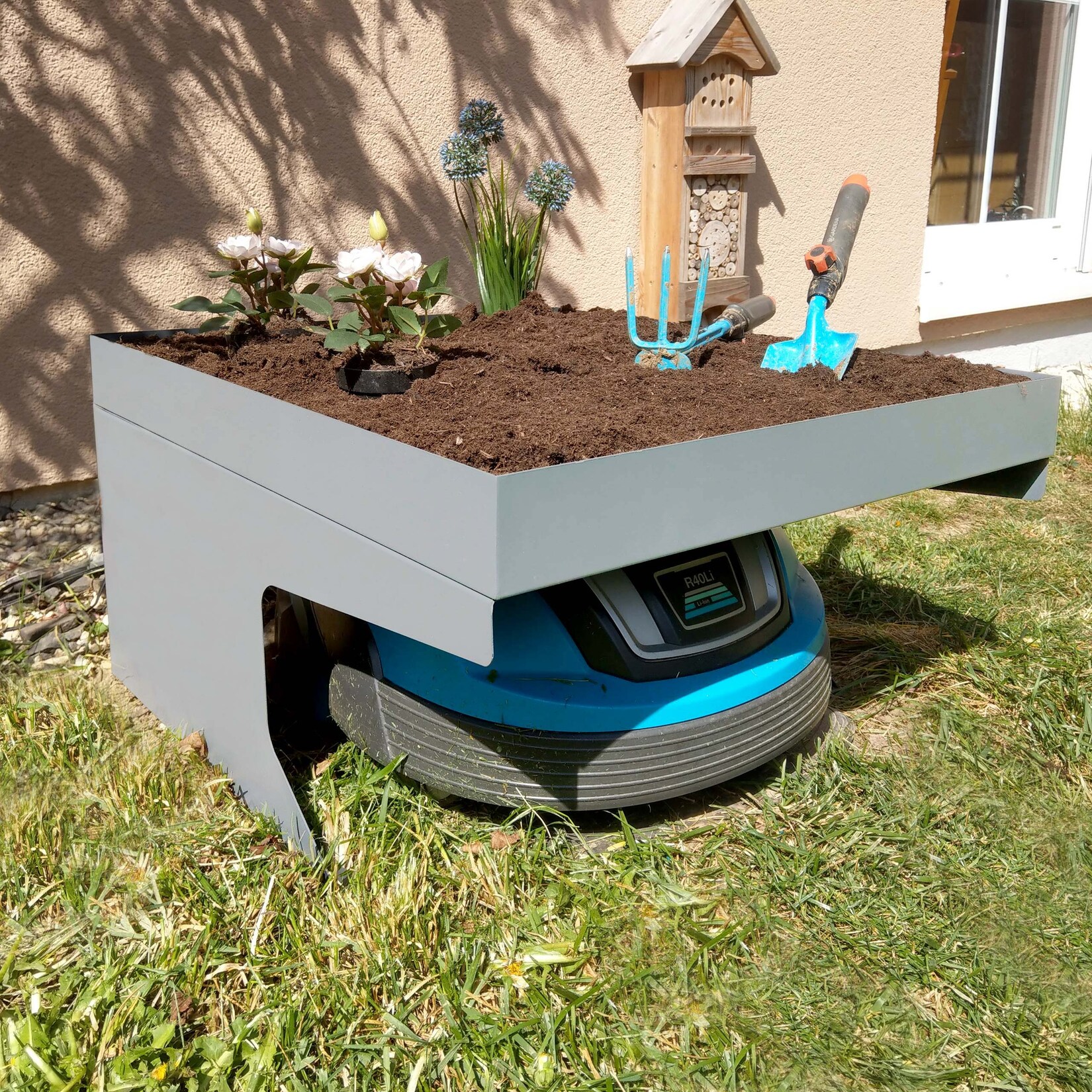 Mähroboter-Garage mit Pflanzkasten MCW-G60, Dach Unterstand für Rasenmäher, Metall 37x60x70cm ~ grau