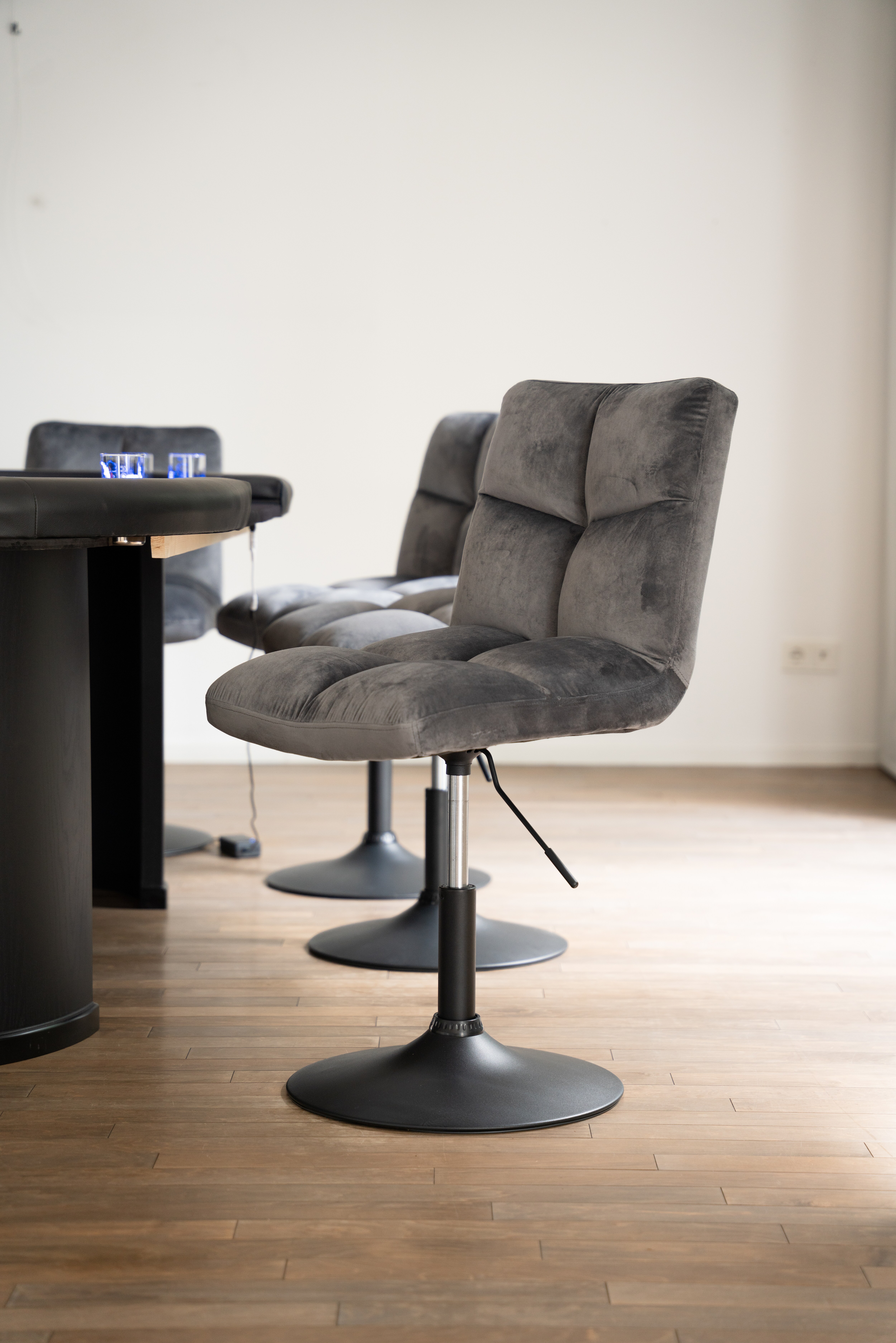 HOME DELUXE Pokerstuhl drehbar 2er Set ACE - versch. Sets - Samt Hellgrau - Bild 1