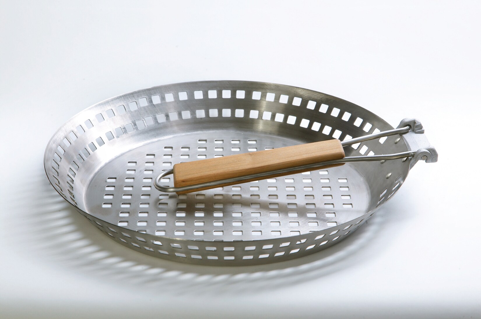 Grillpfanne mit klappbarem Griff