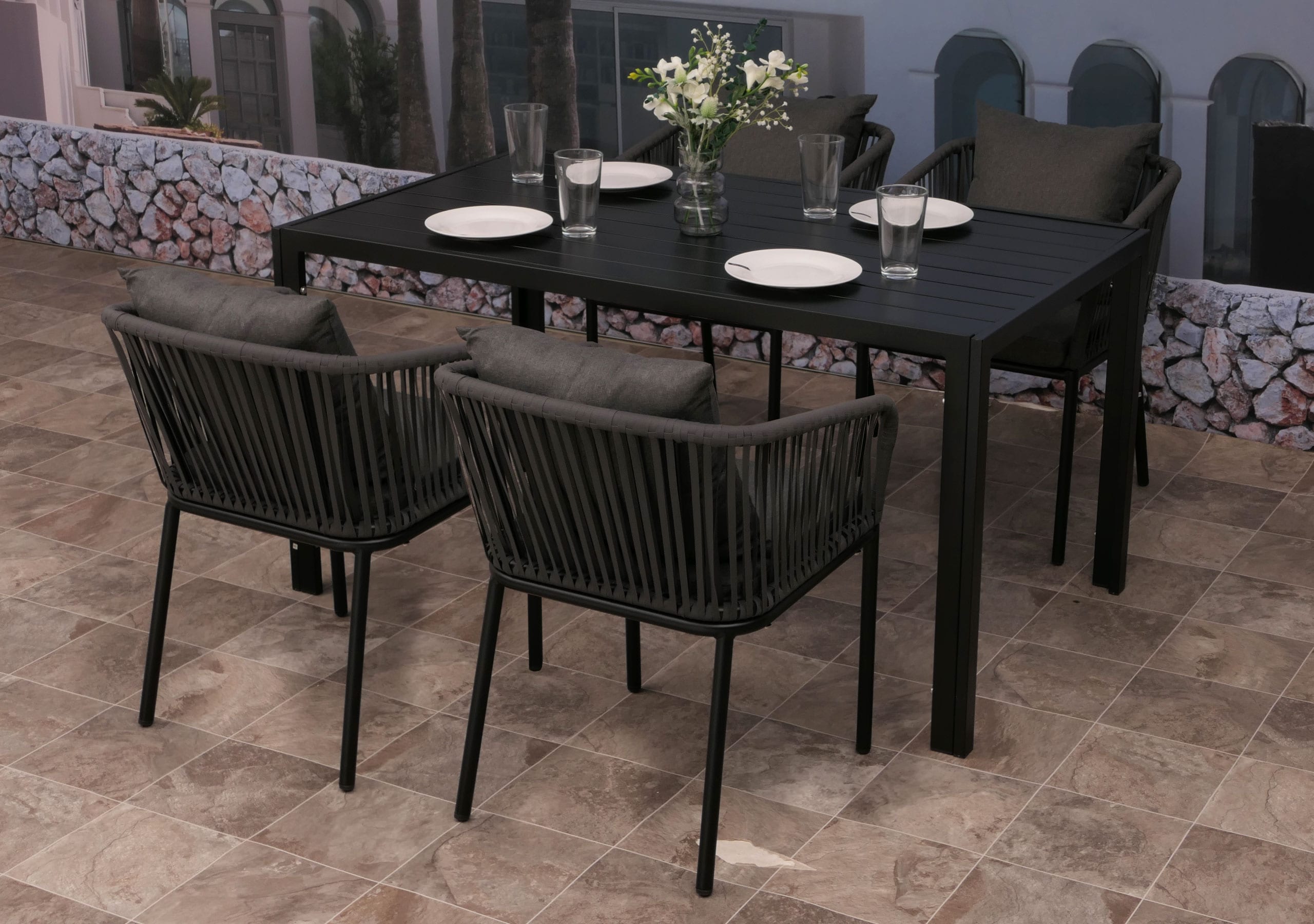 Gartengarnitur MCW-N41, Tisch+4xStuhl, wetterfest Alu 140x80cm, Seilgeflecht Rope ~ anthrazit, Kissen dunkelgrau - Bild 1