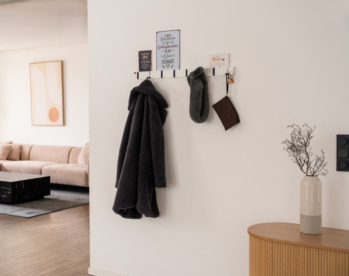 HOME DELUXE Garderobenleiste inkl. Haken und Magnete HOOK 8x Haken Weiß – versch. Ausführungen | 04058166273581