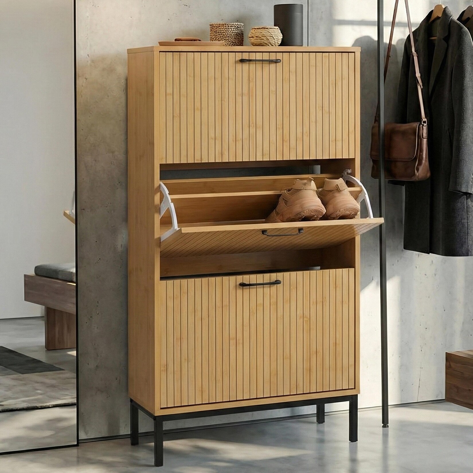 Schuhkipper MCW-P48, Schuhregal Schuhschrank, 3 Kippfächer Ablage MDF Melamin 125x60x25cm ~ Bambus-Optik