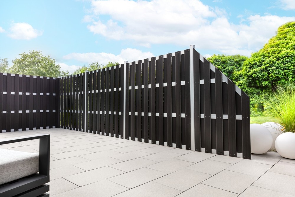WPC-Sichtschutzzaun CARMENO - 3x Element + 4x Pfosten - Schwarz - Bild 1