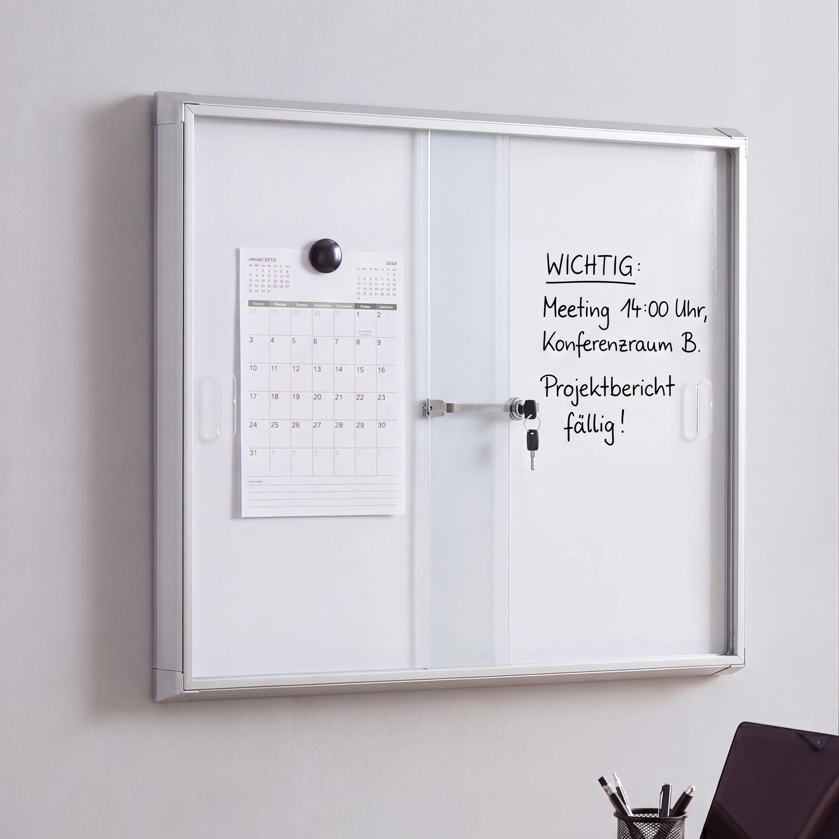 Schaukasten MCW-Q50, Magnettafel Whiteboard Memoboard Pinnwand, Aluminium abschließbar inkl. Zubehör 67x68x9cm