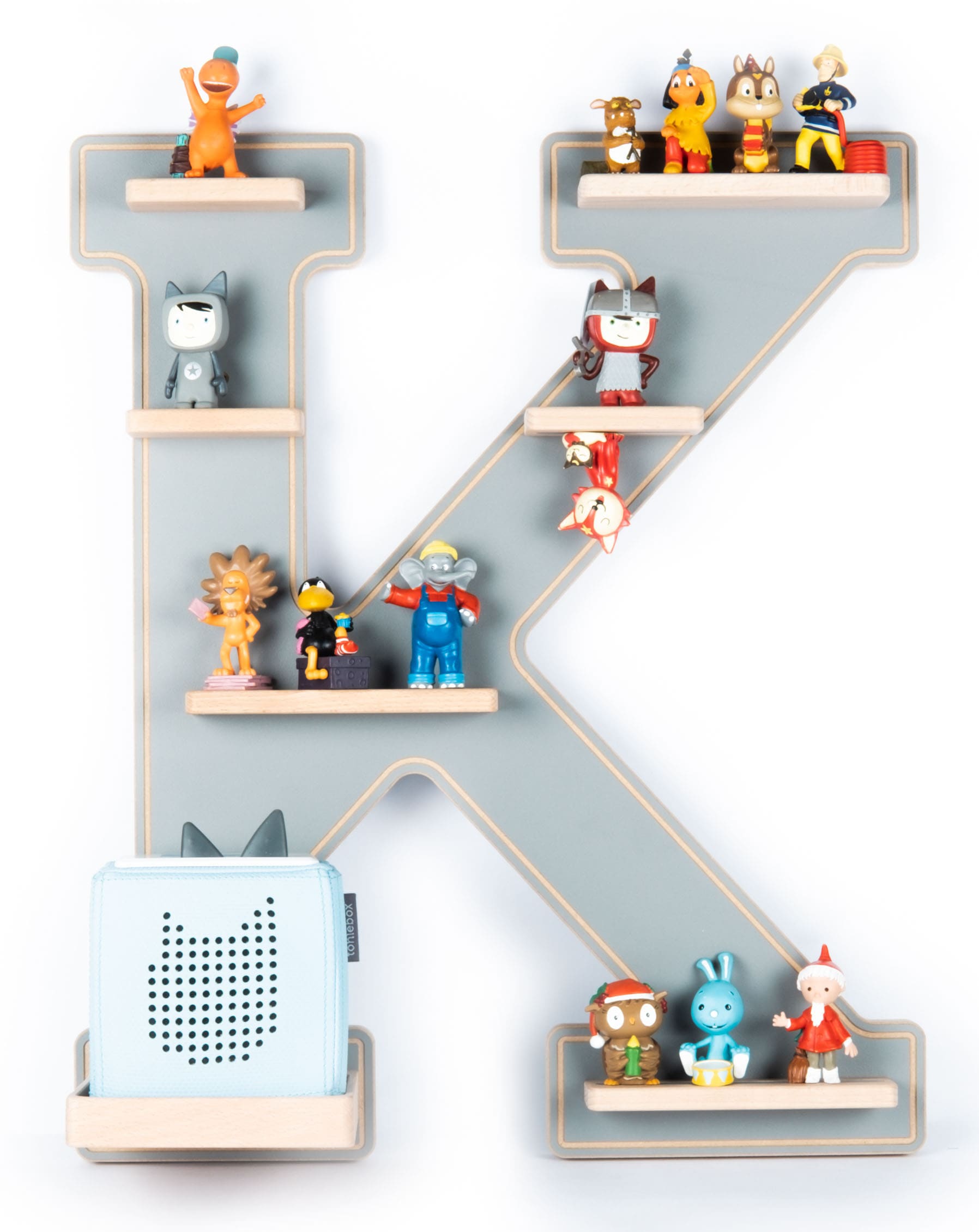 BOARTI Kinderregal Buchstabe K | h&auml;ngend f&uuml;r Toniebox und Tonie Figuren | platzsparendes Regal | H. 54 x B. 45 x T. 19 | Wandregal Musikbox Figuren Aufbewahrung mit Magneteins&auml;tzen | Aufbewahrungsregal Holz - Bild 1