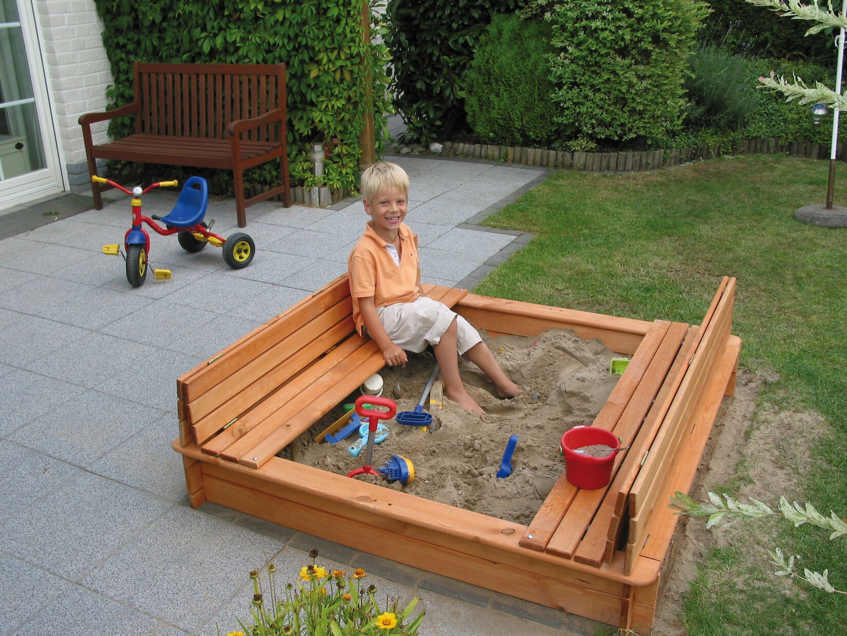 Promadino Sandkasten „Donald“ 140×140 m. klappbarer Abdeck. | 04012379356646