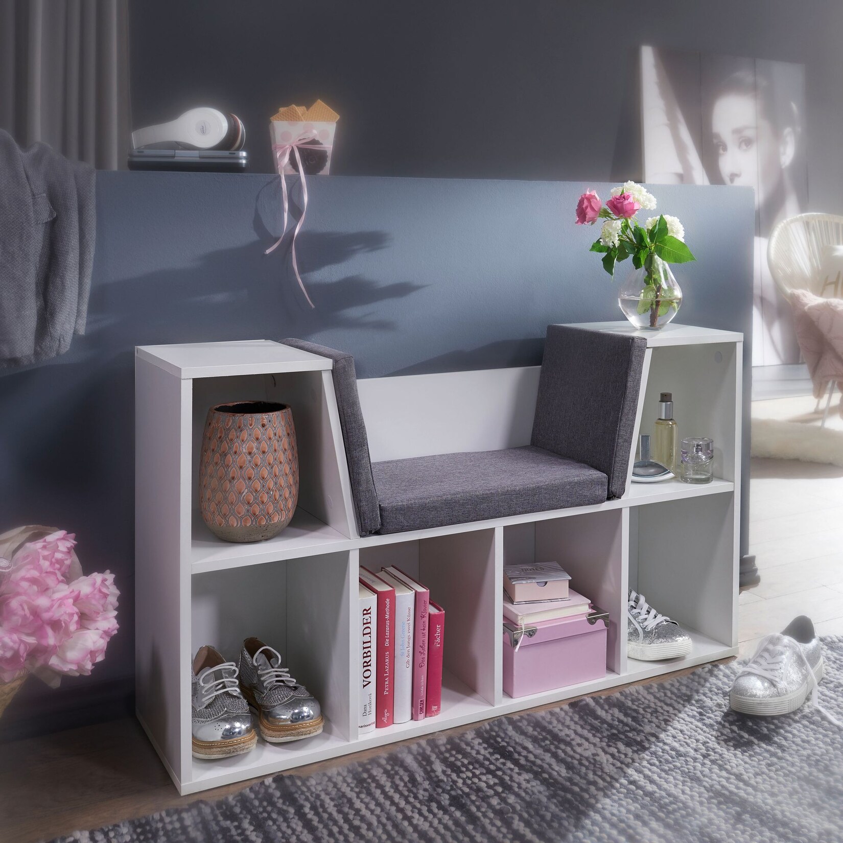 Sitzbank mit Stauraum Regal Weiß mit Sitzauflage in Grau Garderobe Standregal Garderobenbank | 04250950294752