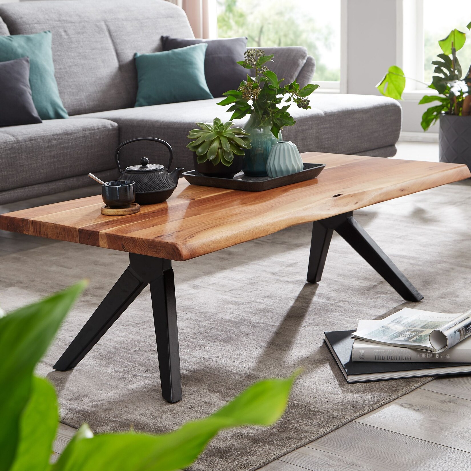 Couchtisch Akazie Massivholz 115cm Wohnzimmertisch Baumkante V-Gestell Schwarz | 04251757700545