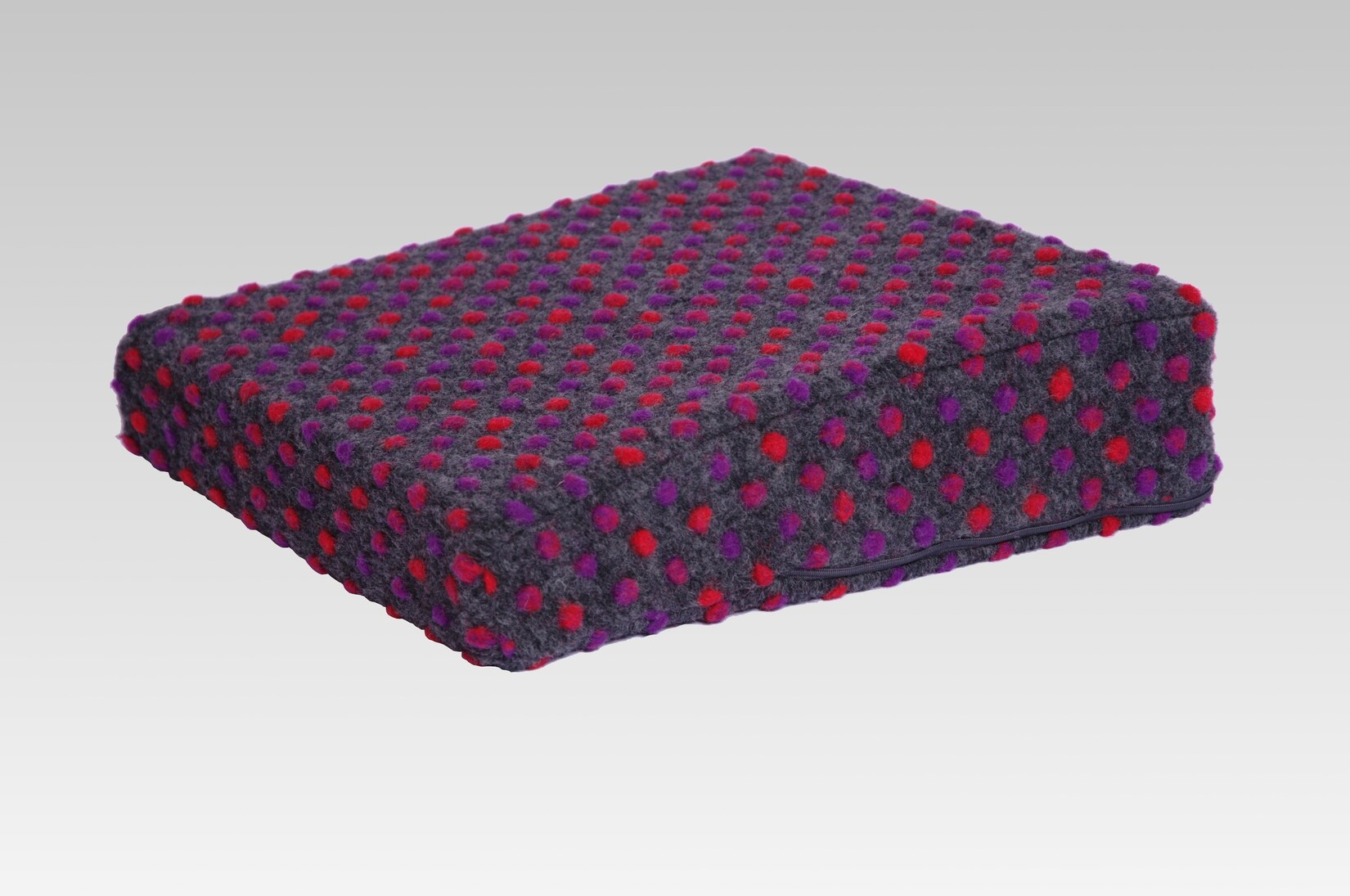 Linke Licardo Keilkissen Aufstehhilfe Wolle Noppen 40 x 40 x 10/6 cm