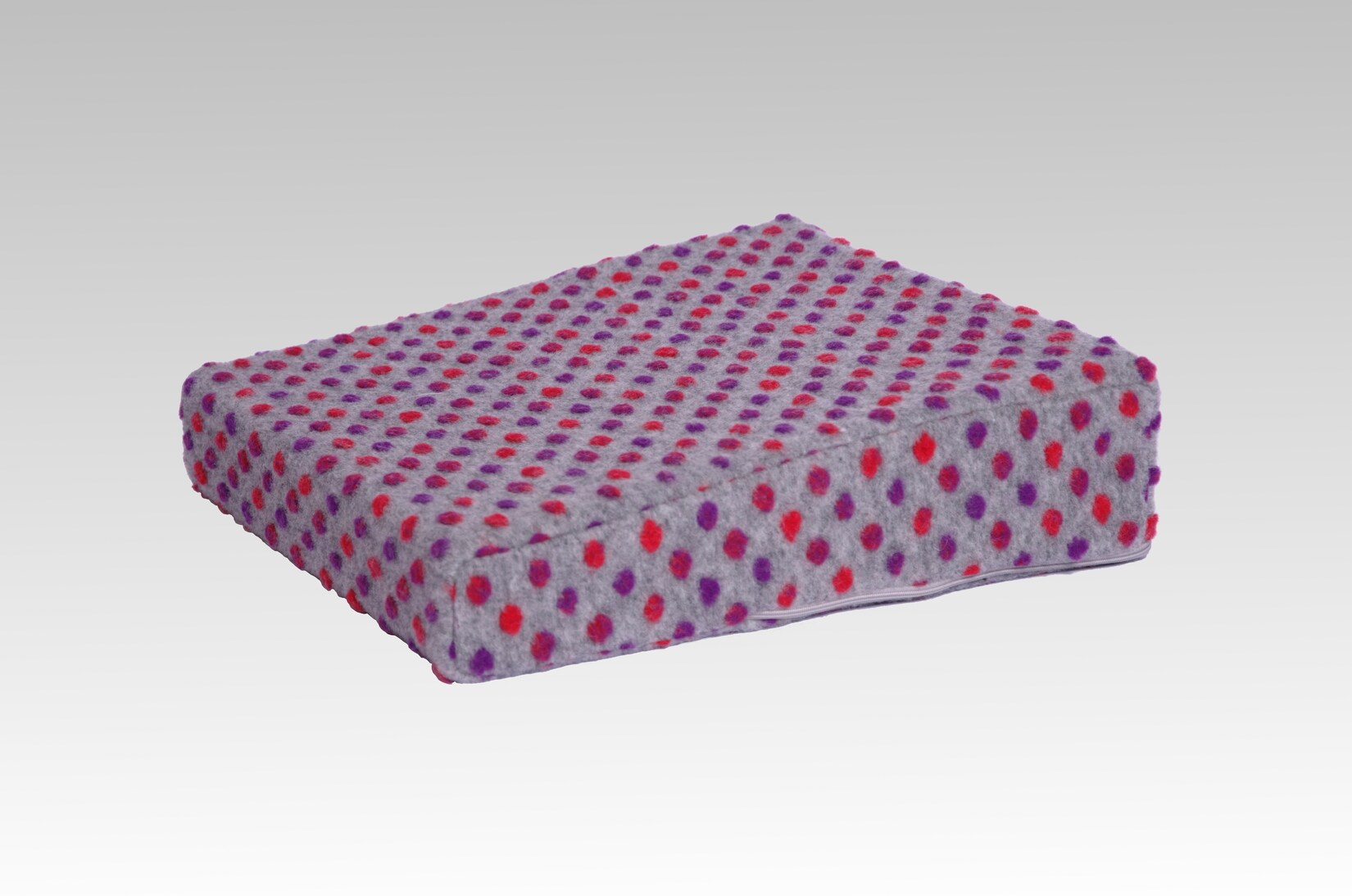 Linke Licardo Keilkissen Aufstehhilfe Wolle Noppen 40 x 40 x 10/6 cm