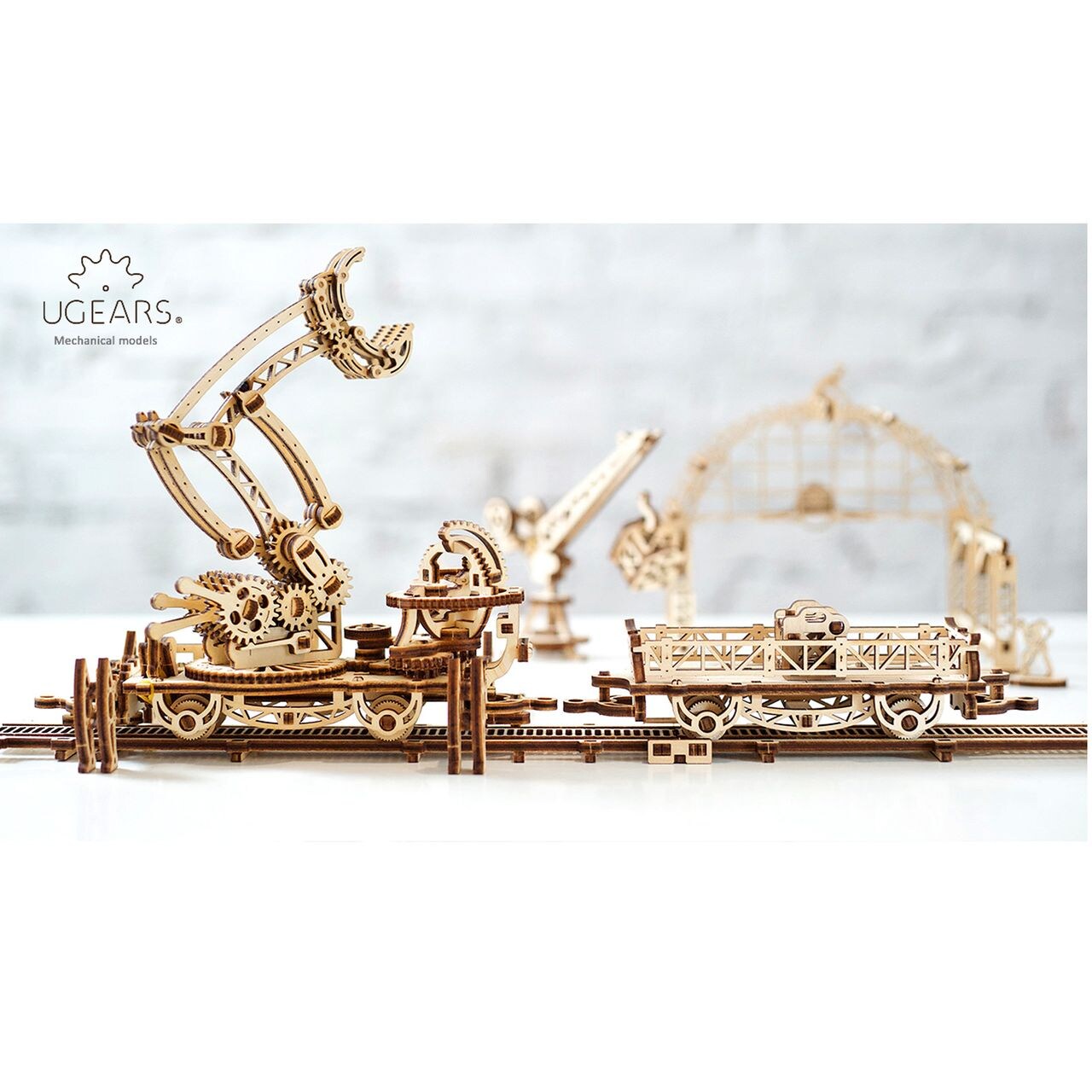 UGEARS Modellbausatz Schienen-Drehkran, Serie "Mechanische Stadt"