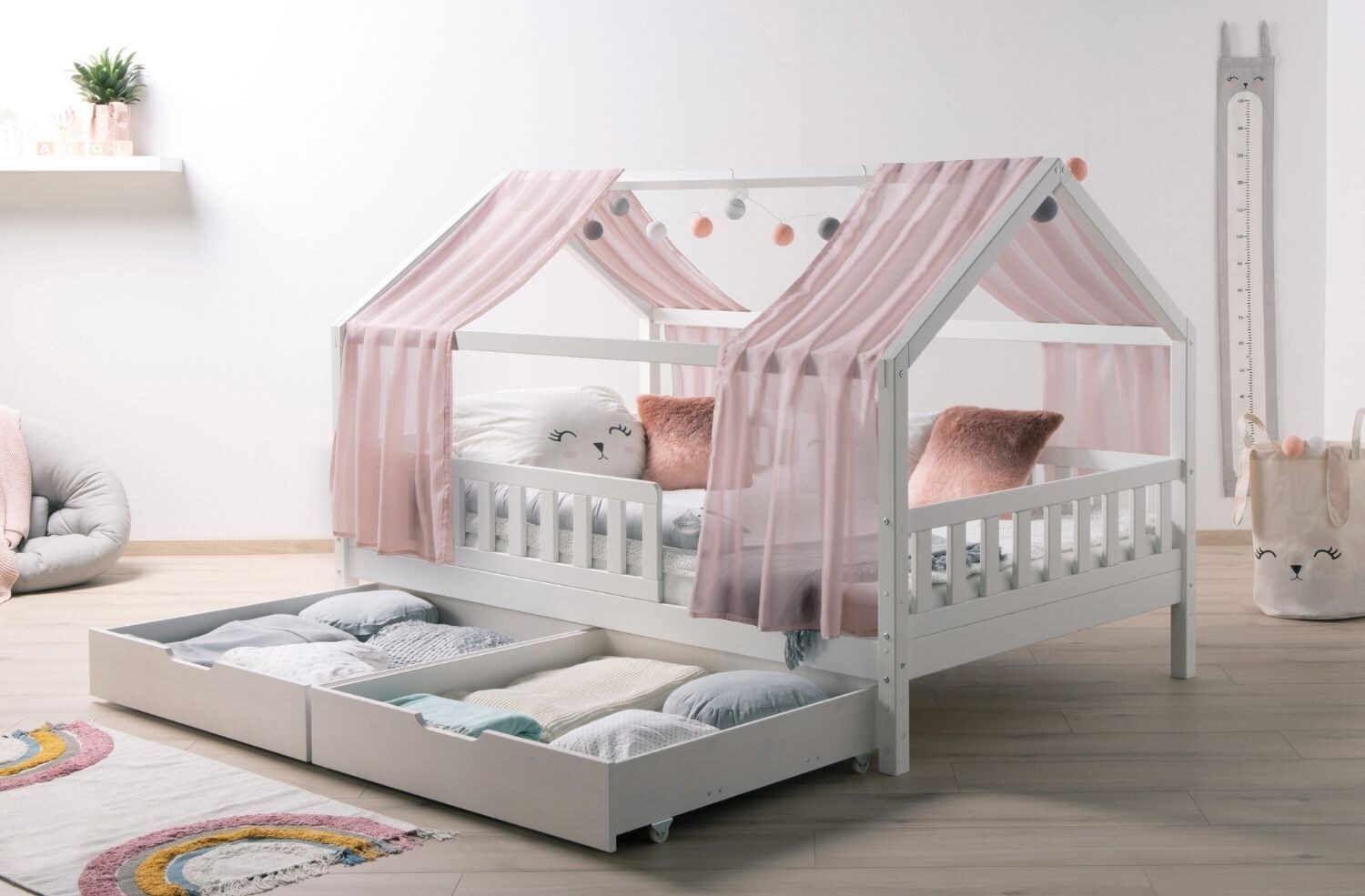 TiCAA TiCAA Kinderbett Hausbett mit Tüll Kim 90x200 cm, 100x200 cm, 120x200 cm, 140x200 cm für Jungen & Mädchen, inkl. Rolllattenrost, …