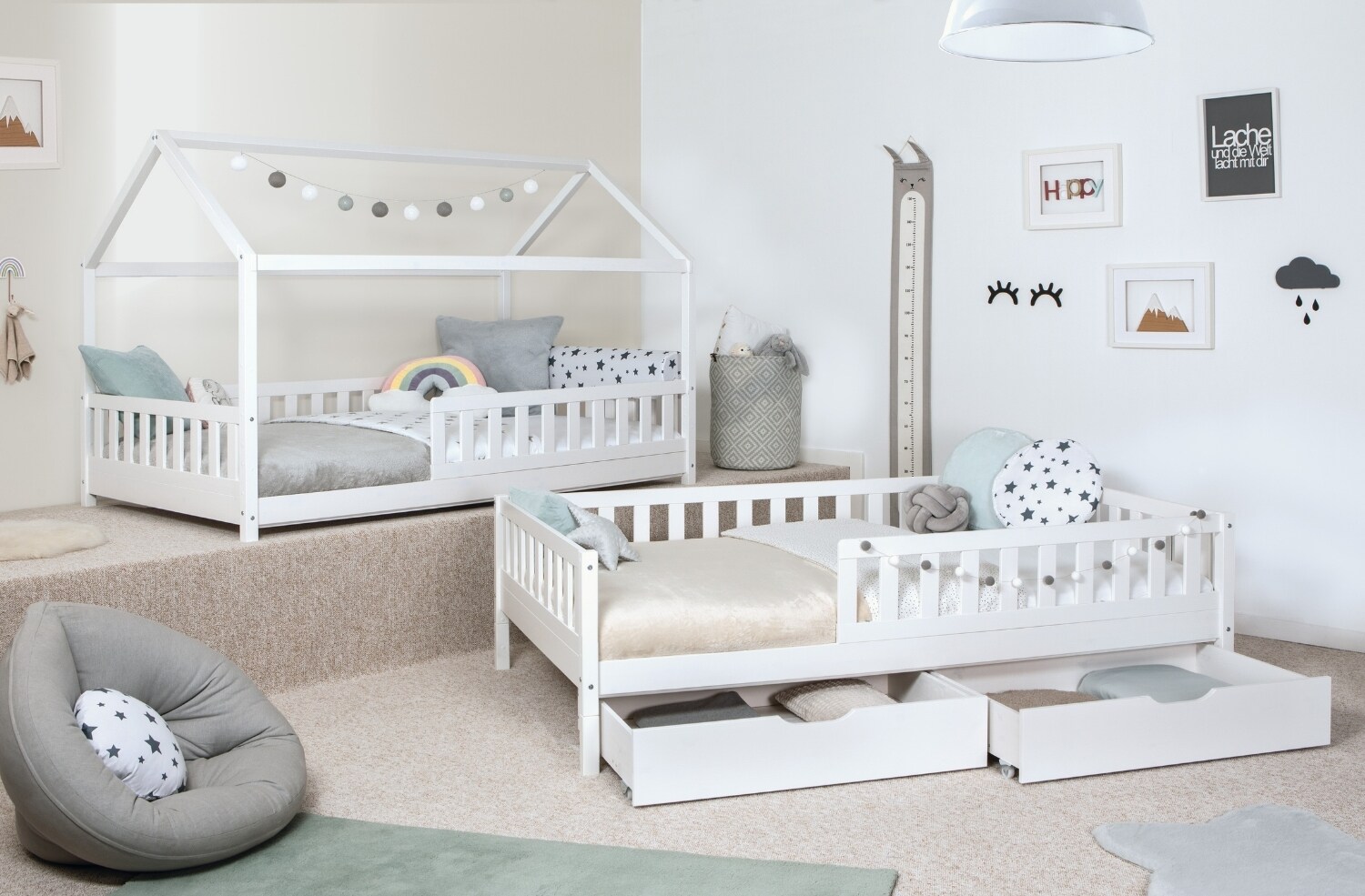 TiCAA 2 in 1 Hausbett Bodenbett wandelbar mit abnehmbaren Dach Duo 90x200, 100x200 cm, 120x200 cm, 140x200 Weiß für Jungen & Mädchen mit Schubladen, Rausfallschutz & Rolllattenrost – aus Kiefer Massivholz