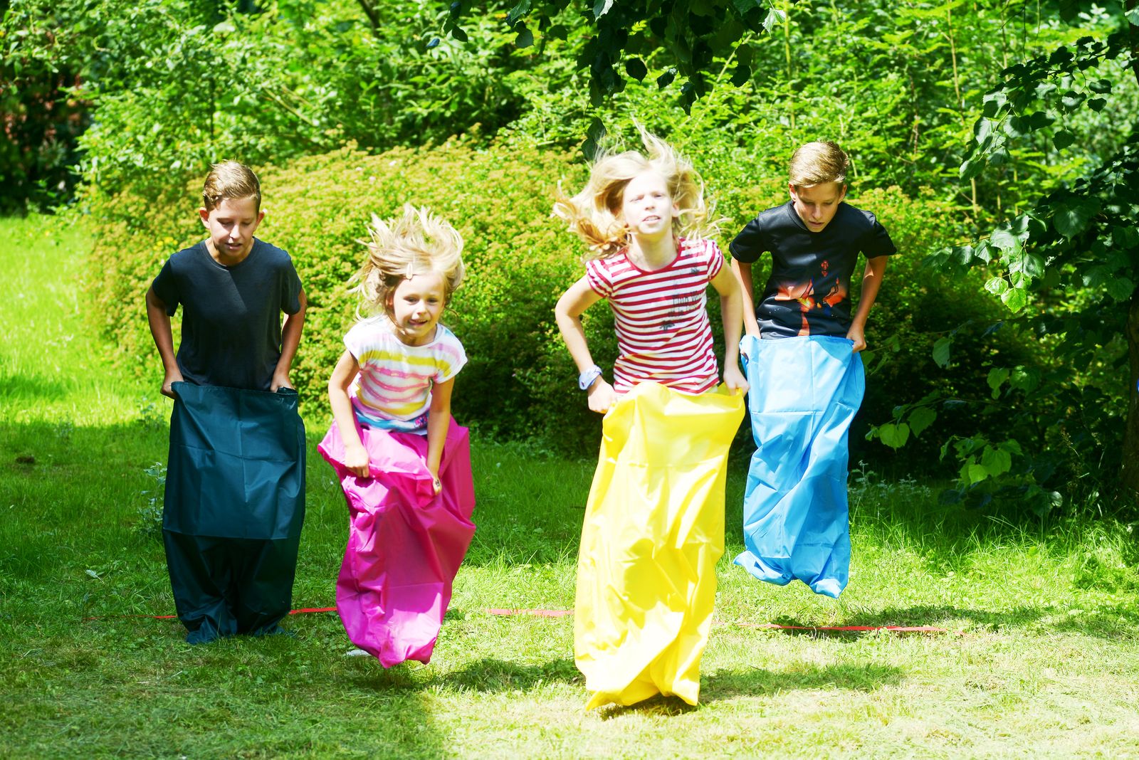 Best Sporting Kids Party Set 22 teilig, Sackh&uuml;pfen Eierlauf Sprint - Bild 1