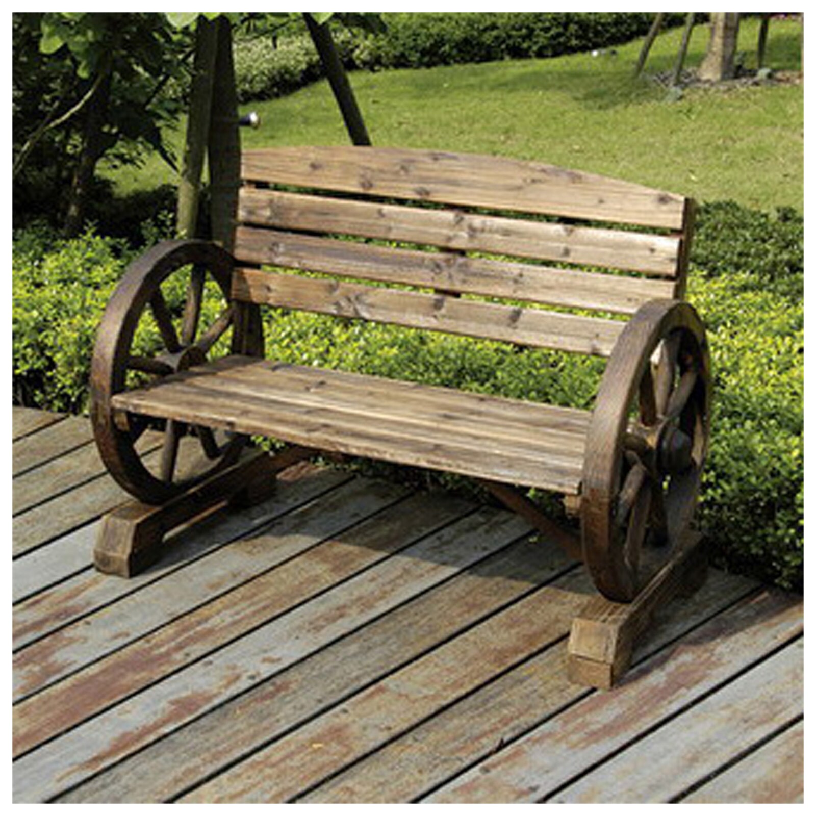 Gartenbank mit Wagenrädern als Armstütze Sommerset Natur