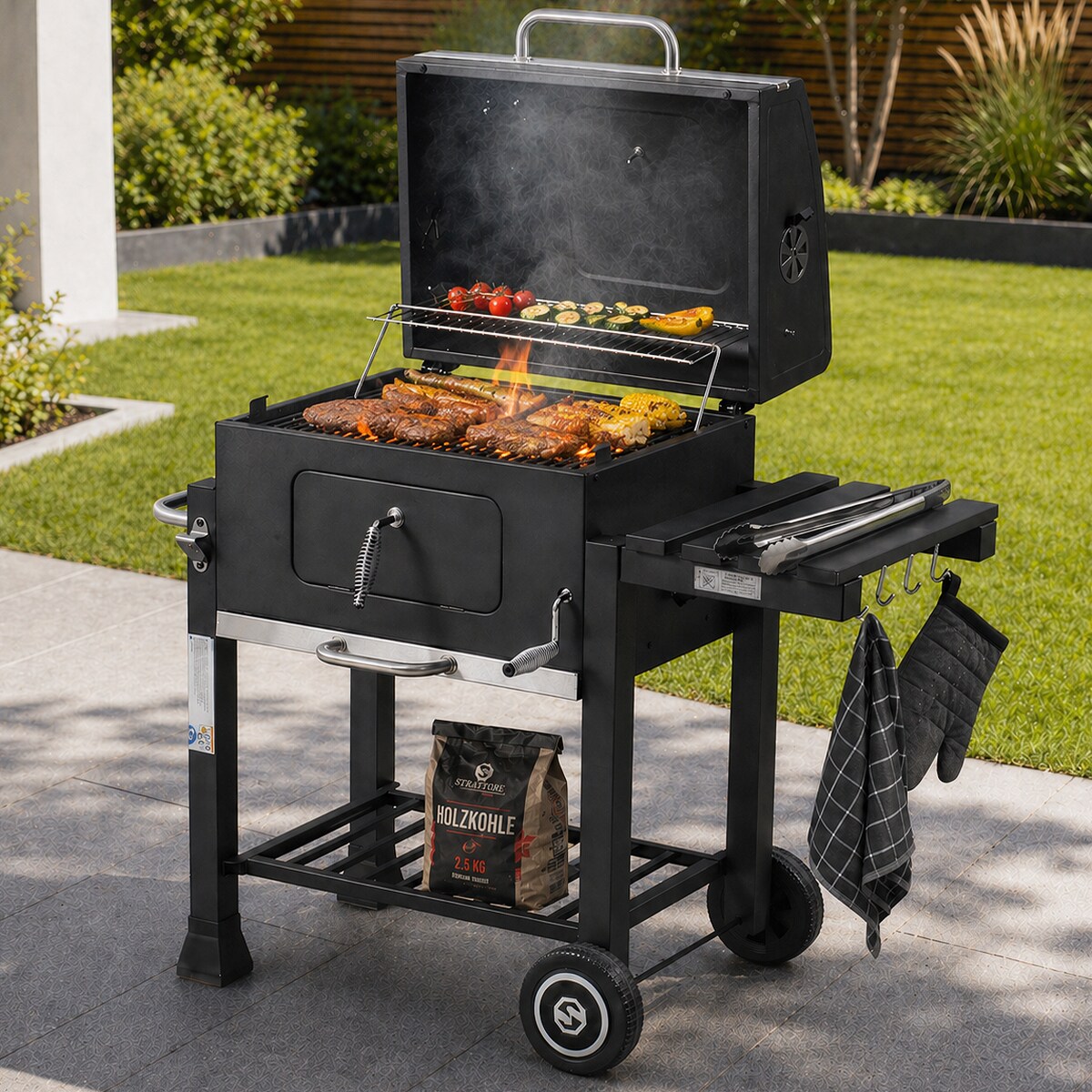 Strattore Holzkohlegrill / quadratischer BBQ XL Grillwagen aus Eisen