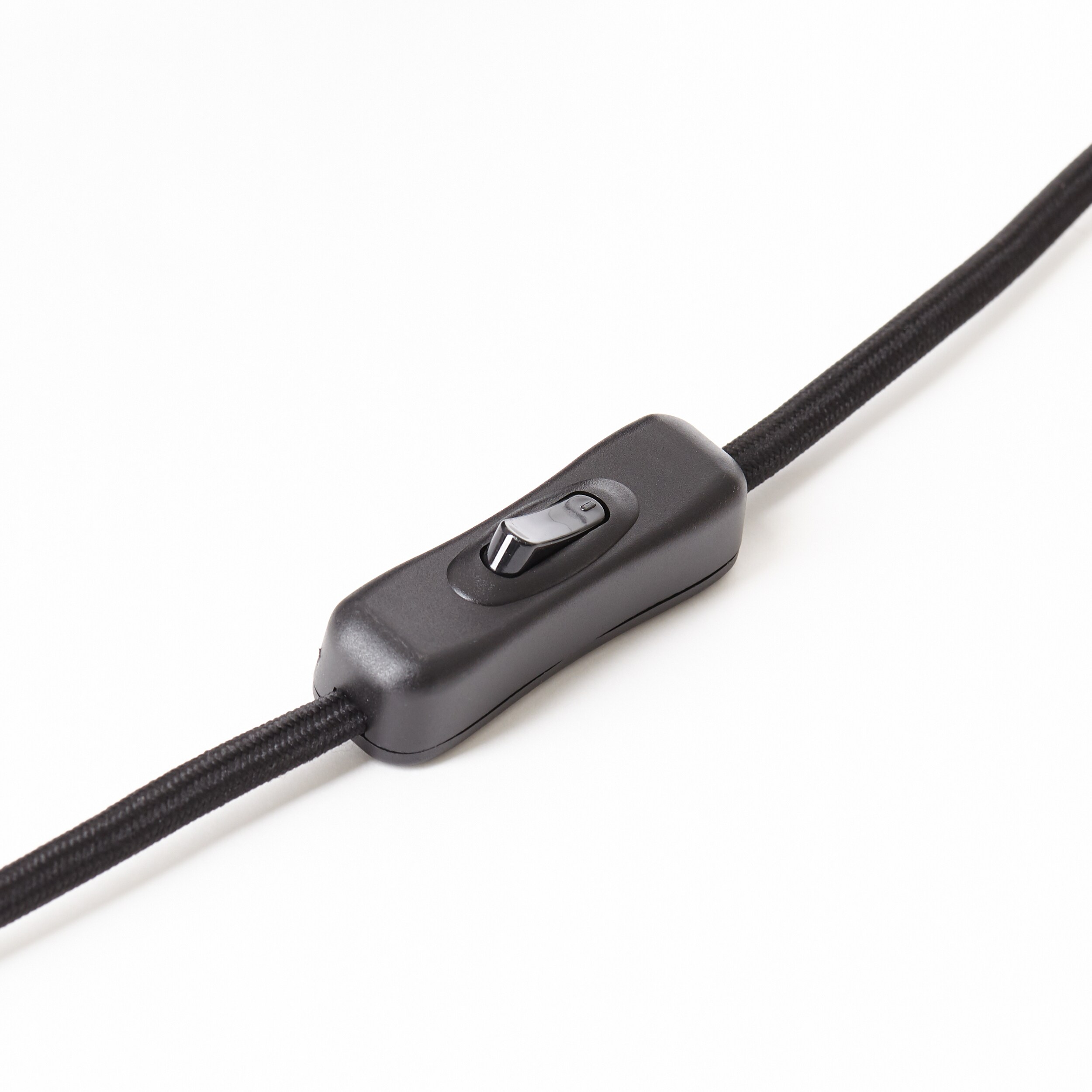 Brilliant Woodrow Tischleuchte – Bambus Design, E27, Mit Kippschalter, 41 Cm, Schwarz