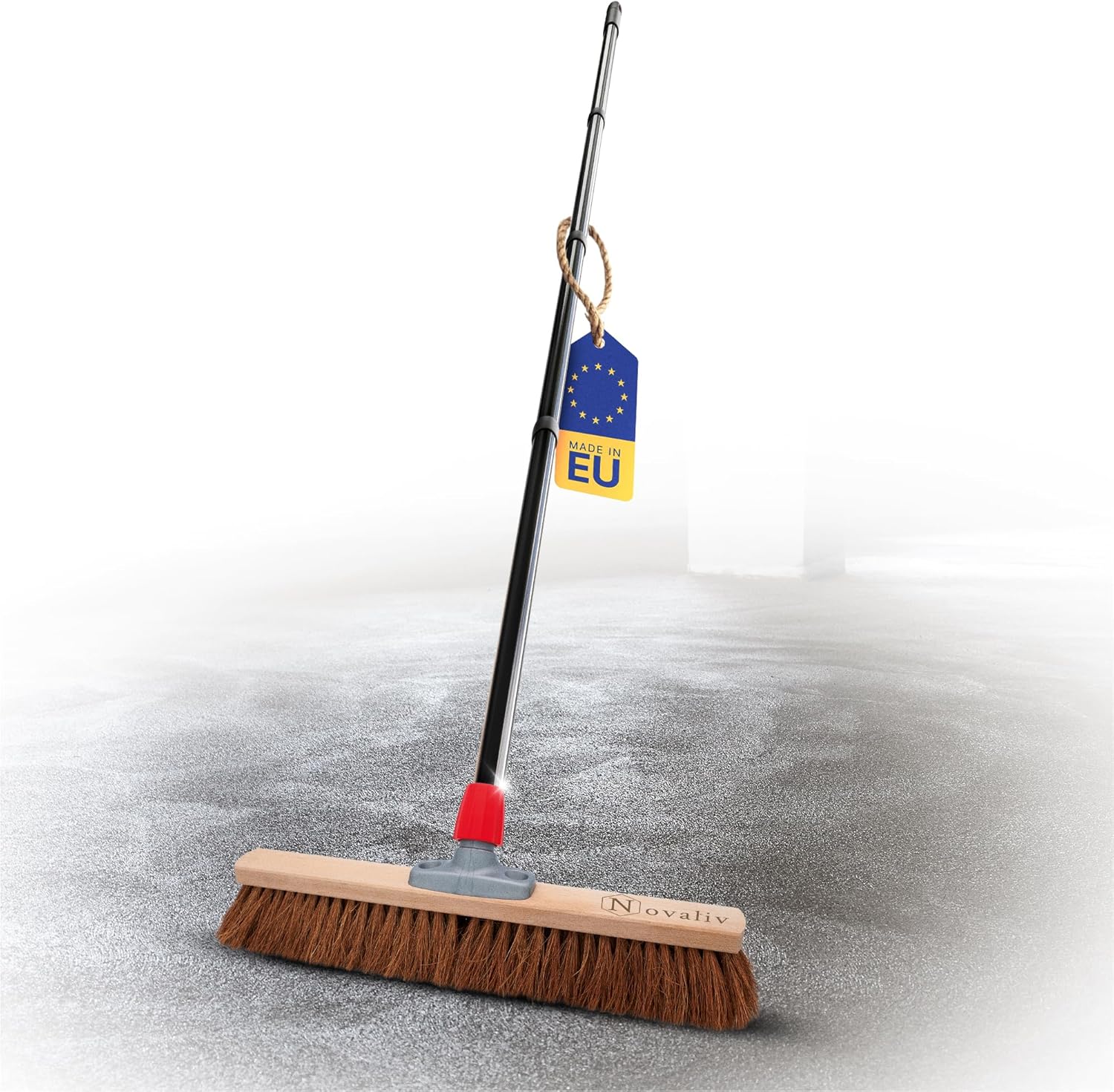 Novaliv Kokosbesen 50 cm mit Stiel Kokosborsten Besen Naturborsten mit stiel Ideal als Werkstattbesen Hallenbesen Industriebesen Hausbesen Kehrbesen Malerbesen Haarbesen Terassenbesen Besen weich - Bild 1