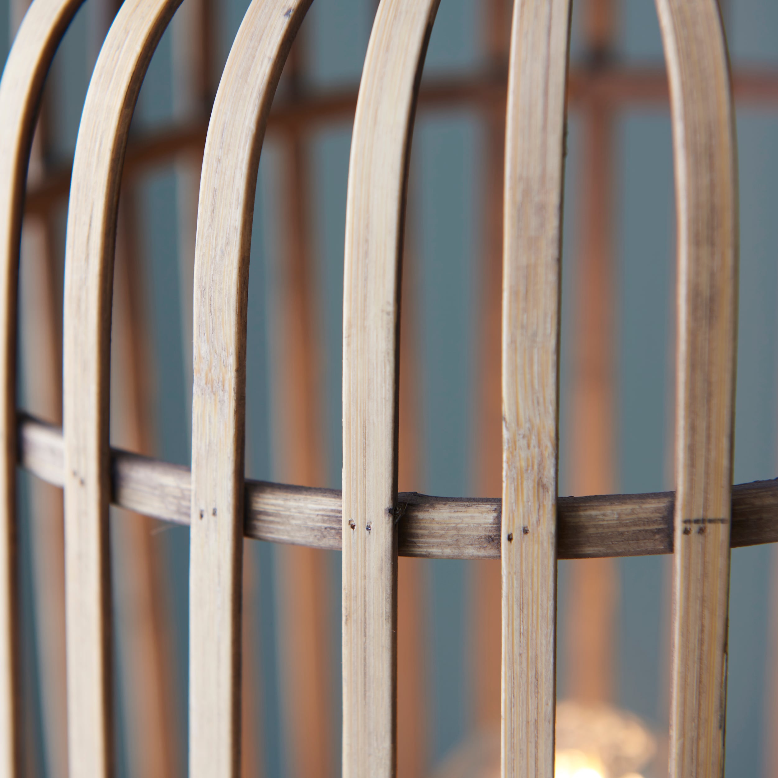 BRILLIANT Lampe Woodrow Standleuchte dreibeinig hellbraun | 1x A60, E27, 60W, geeignet f&uuml;r Normallampen (nicht enthalten) | Skala A++ bis E | Mit Fu&szlig;schalter - Bild 1