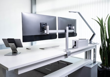 Durable 508523 Monitor Halterung Pro 2 Monitore, Tischklemme,  verschiebbare, 360° drehbare VESA-Befestigungen, VESA Bildschirme 21-27,  silber online kaufen bei Netto