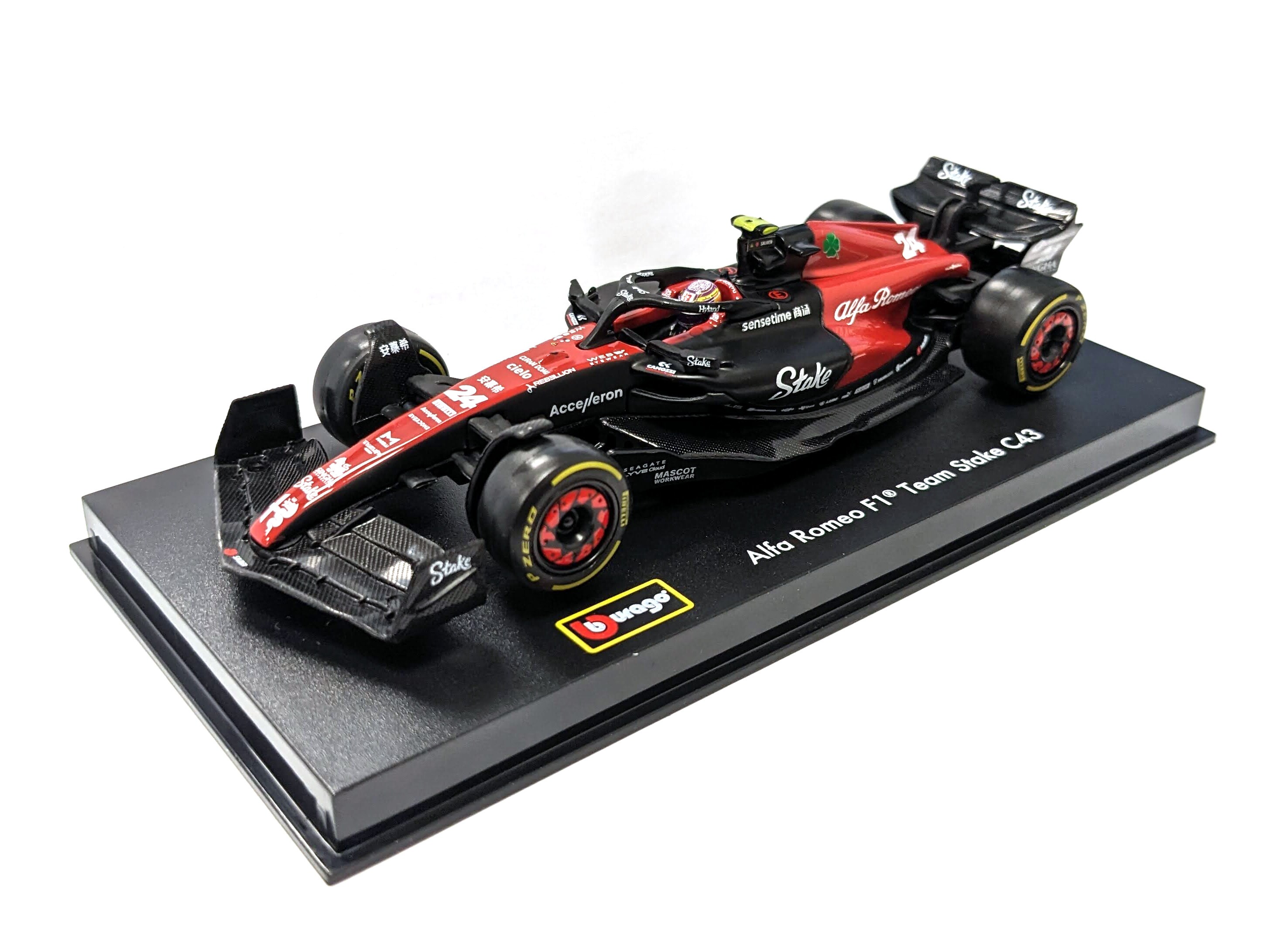 Bburago 18-38086 - Modellauto - F1 Alfa Romeo C43 #24 Zhou (mit Helm, Ma&szlig;stab 1:43) Formel 1 - Bild 1