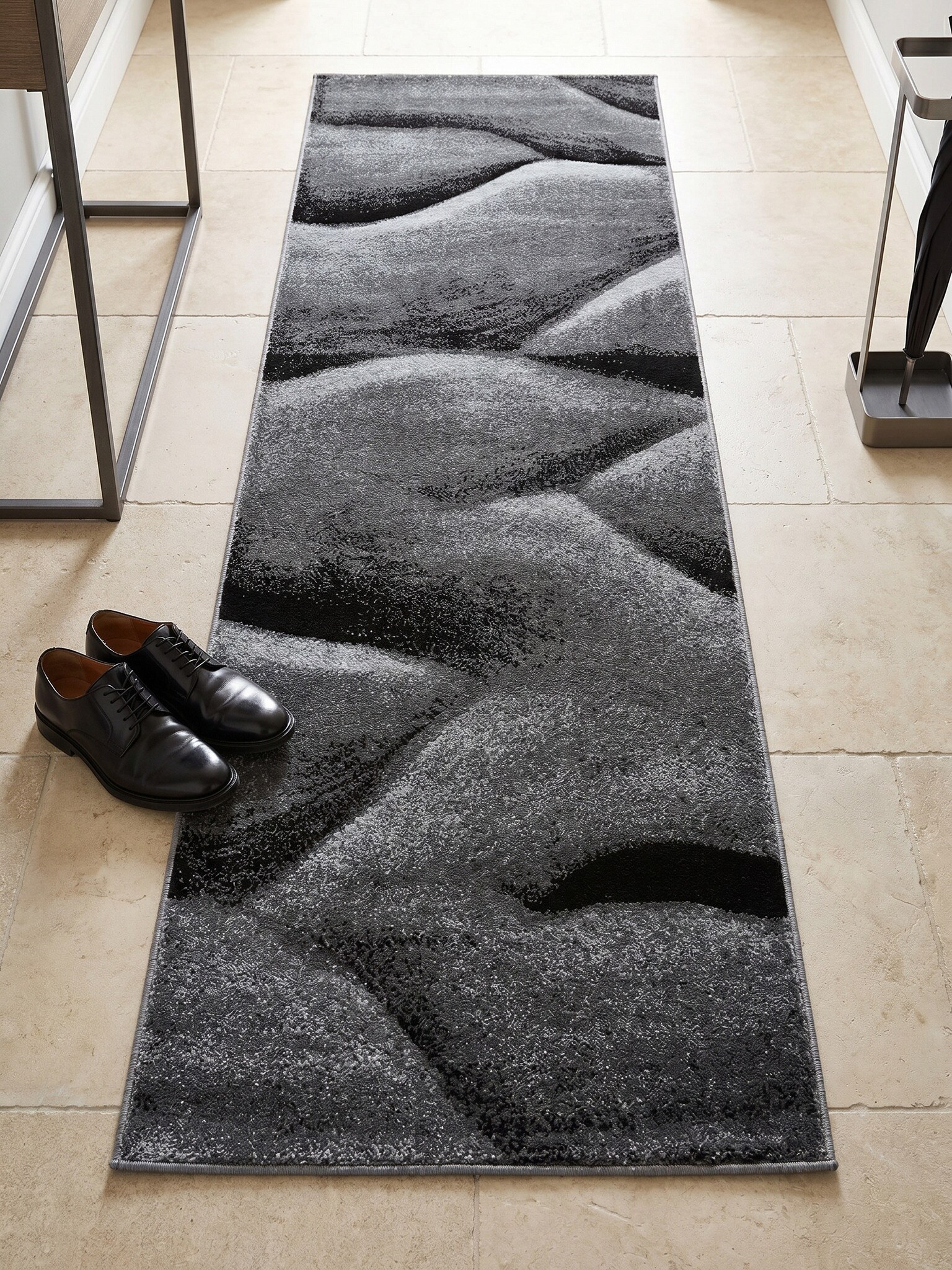 Teppich Kurzflor SOLDA in Schwarz, mit Farbverlauf, 80 x 250 cm - Bild 1