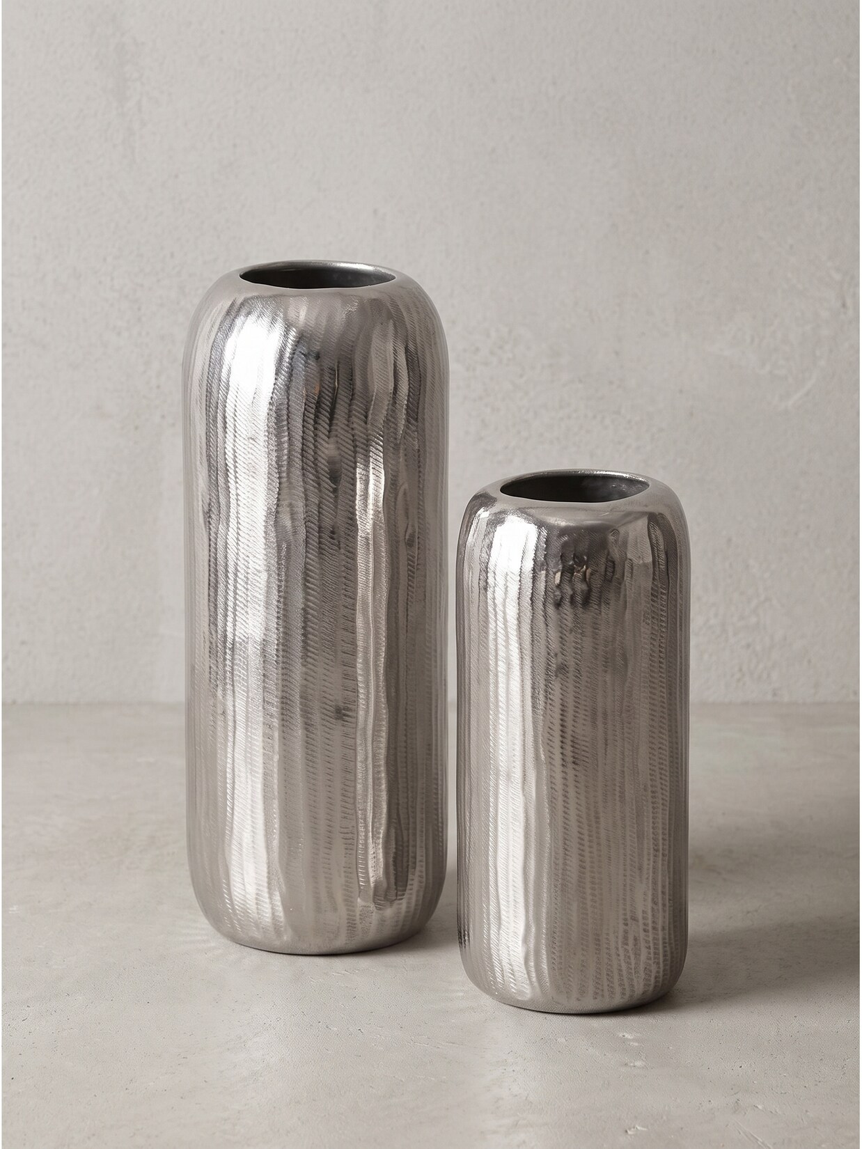 Vasen 2er-Set Aluminium Silber Ø 16x40,5 cm - AMALFI Kadima Design