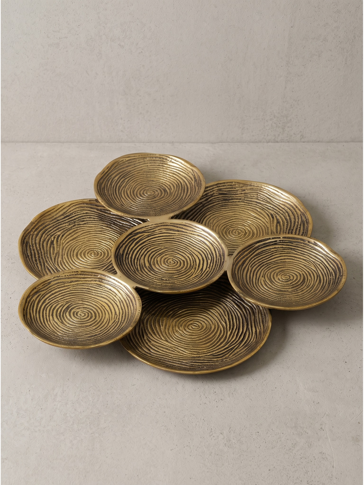 Dekoschale Aluminium Gold &Oslash; 44x4 cm - CARMONA | Kadima Design - Bild 1
