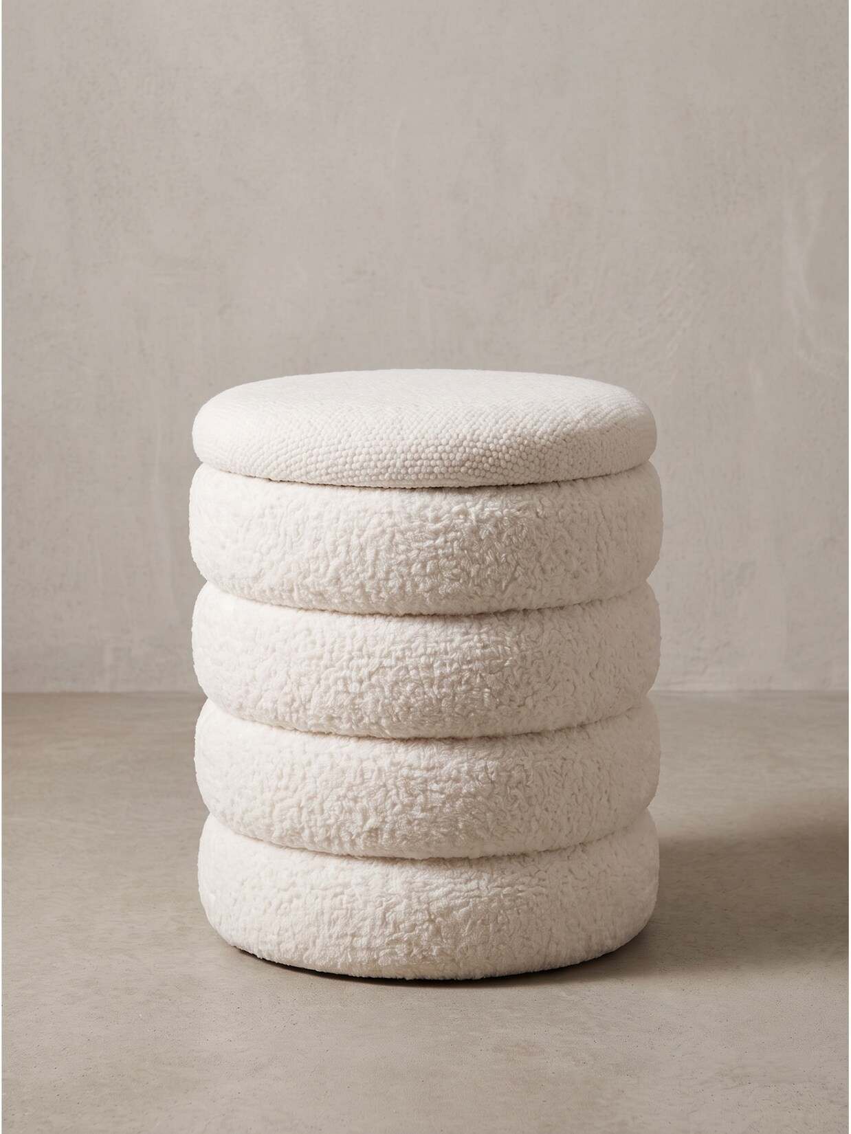 Sitzhocker Teddystoff mit Textilbezug Creme Ø 40x45 cm Kadima