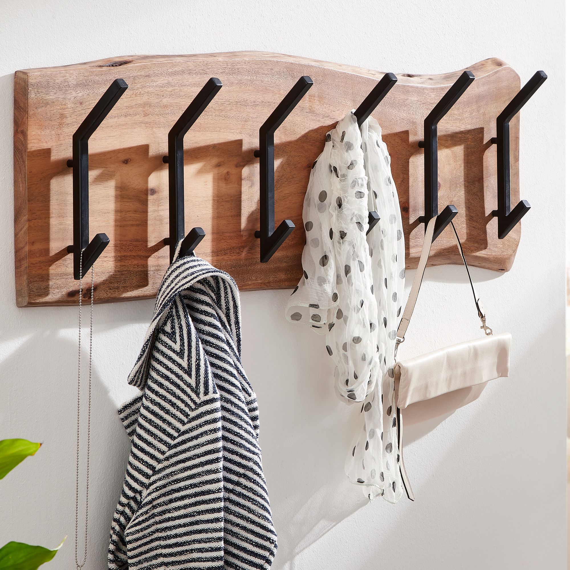 KADIMA DESIGN Massive Akazienholz Wandgarderobe, Baumkanten-Design, 100x29x12.5 cm - Bild 1