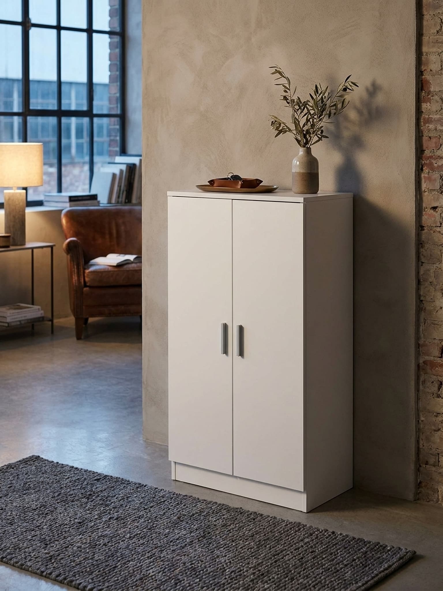 Schuhschrank &ndash; Wei&szlig;, 55x108x35 cm, geschlossen, Flurschrank mit 2 T&uuml;ren - Bild 1