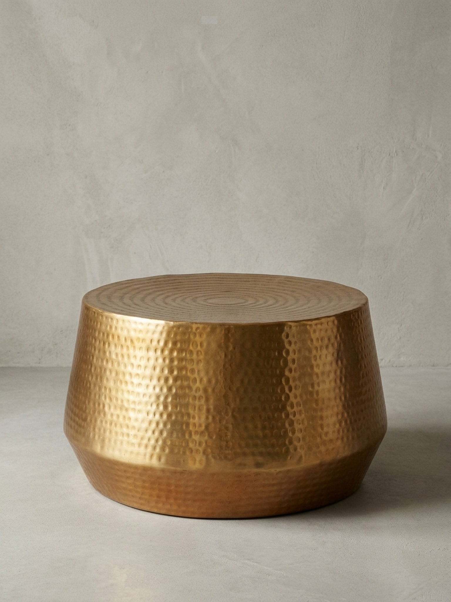 Couchtisch rund in Goldfarbenem Aluminium, Orientalisches Design, 60x36x60 cm - Bild 1
