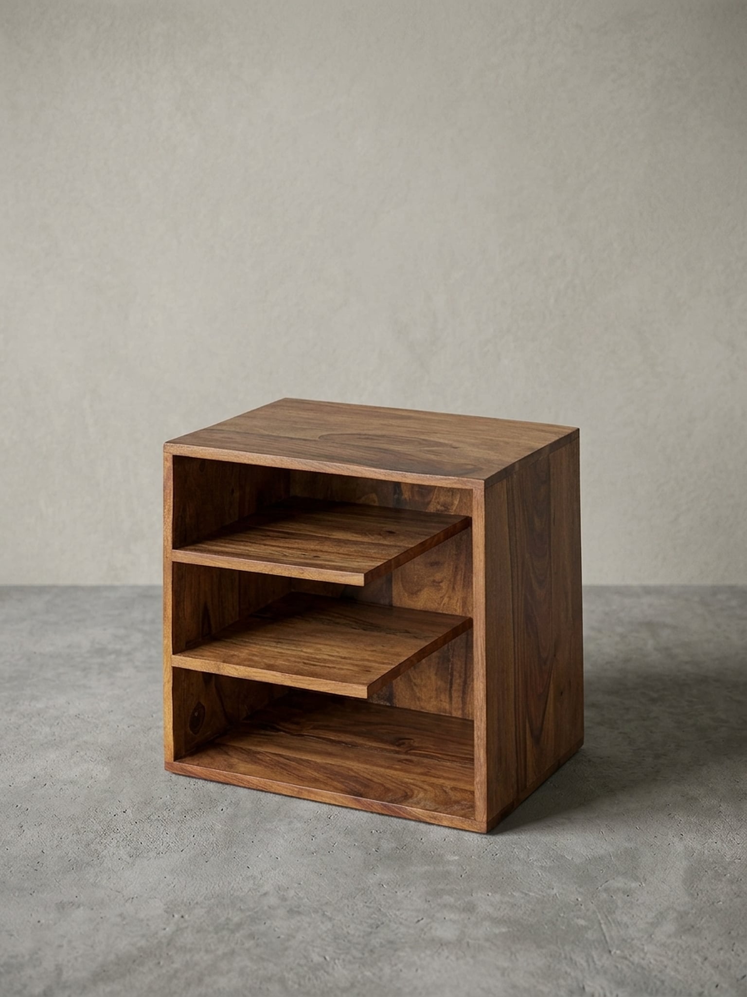 Beistelltisch &ndash; Massivholz Braun 43x43x30 cm mit Ablage - Bild 1