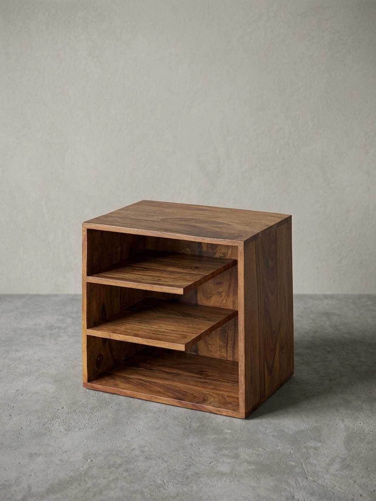 Beistelltisch – Massivholz Braun 43x43x30 cm mit Ablage