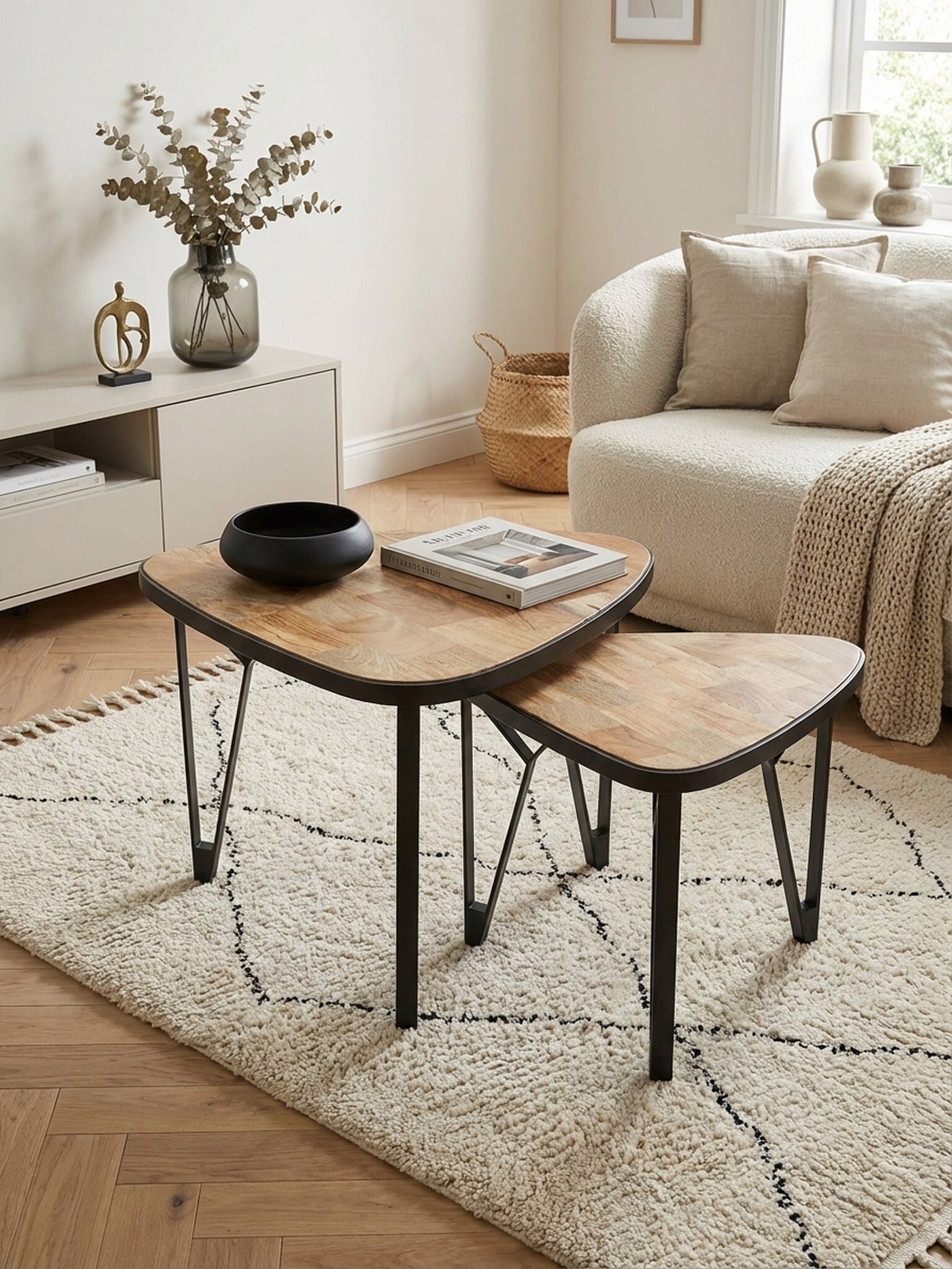 Couchtisch Set &ndash; Mango Akazie Massivholz Metall Dreieckig 2-teilig - Bild 1