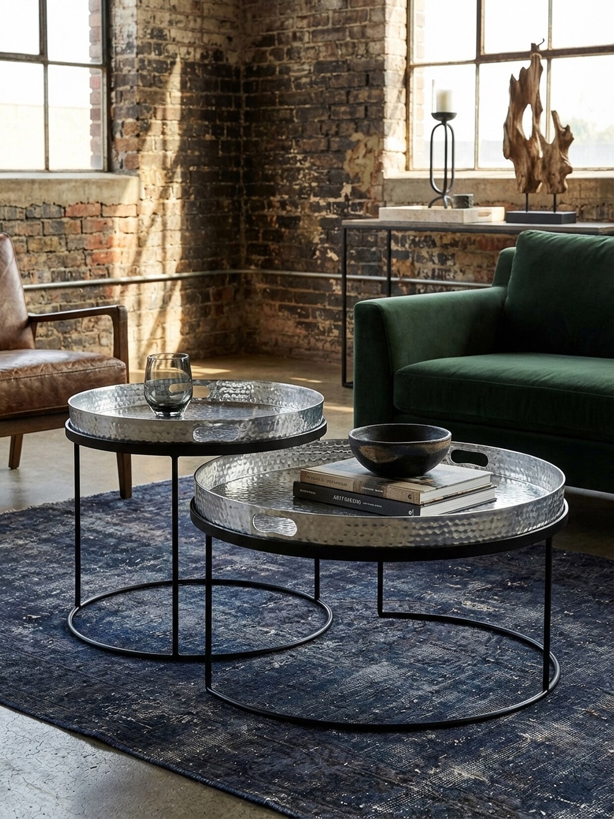 Couchtisch 2er Set Metall Rund Hammerschlag Abnehmbares Tablett, Silbern 56x56x33 cm