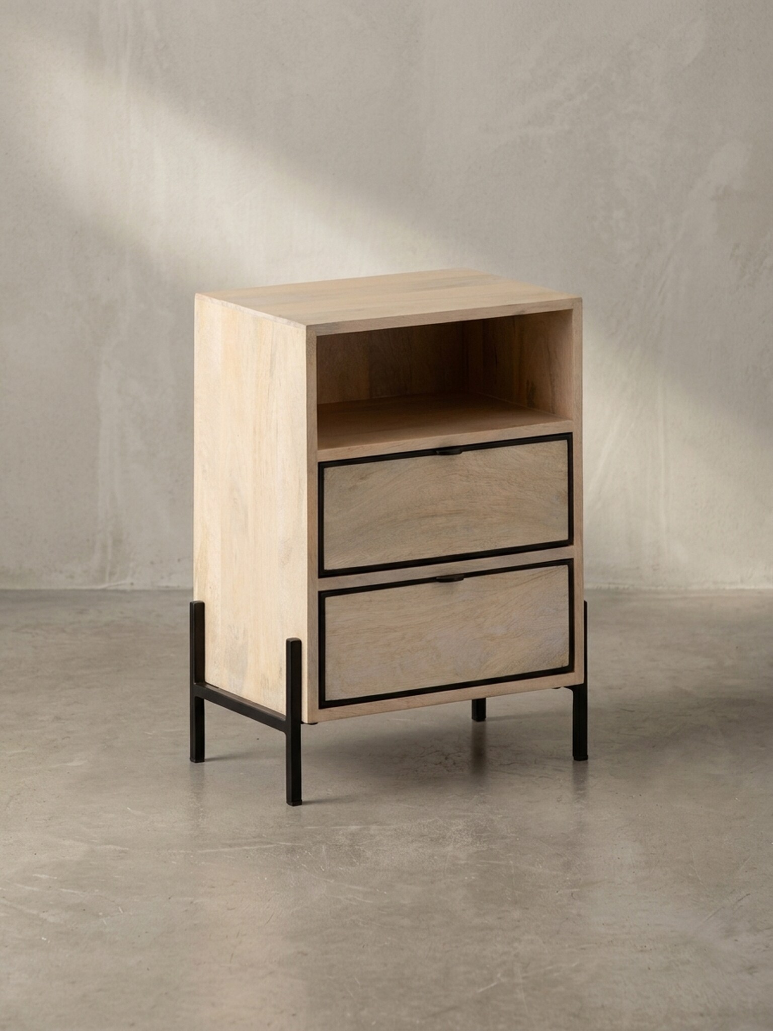 Nachttisch &ndash; Mango Massivholz/Metall, 43x60x30 cm, 2 Schubladen, braun - Bild 1
