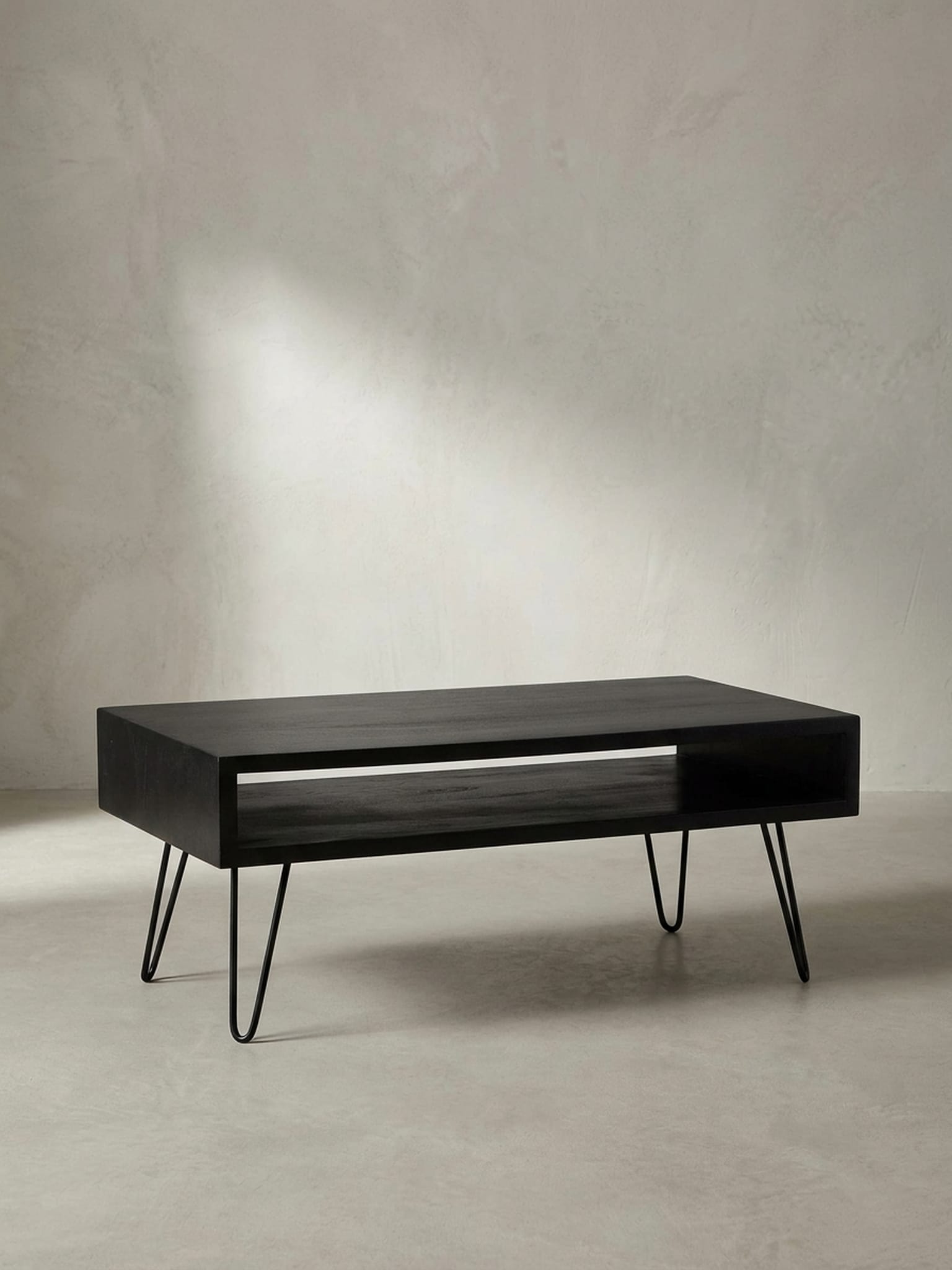 Couchtisch Mango Massivholz Metall 100x50x40cm mit Stauraum und Haarnadelbeinen - Bild 1