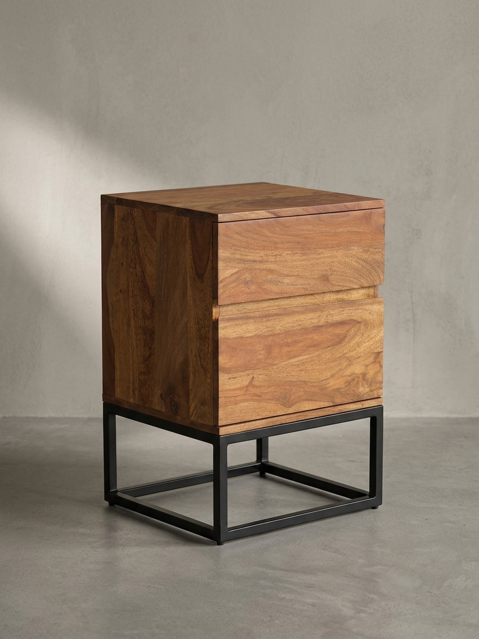 Nachttisch &ndash; Massivholz/Metall, 40x38x60&nbsp;cm, 2 Schubladen, Industrial-Stil - Bild 1