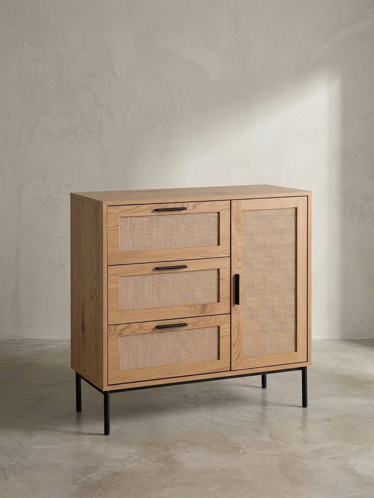 Kommode – Eiche-Dekor/Rattan, 80x82x36 cm, 3 Schubladen, 1 Tür, modern
