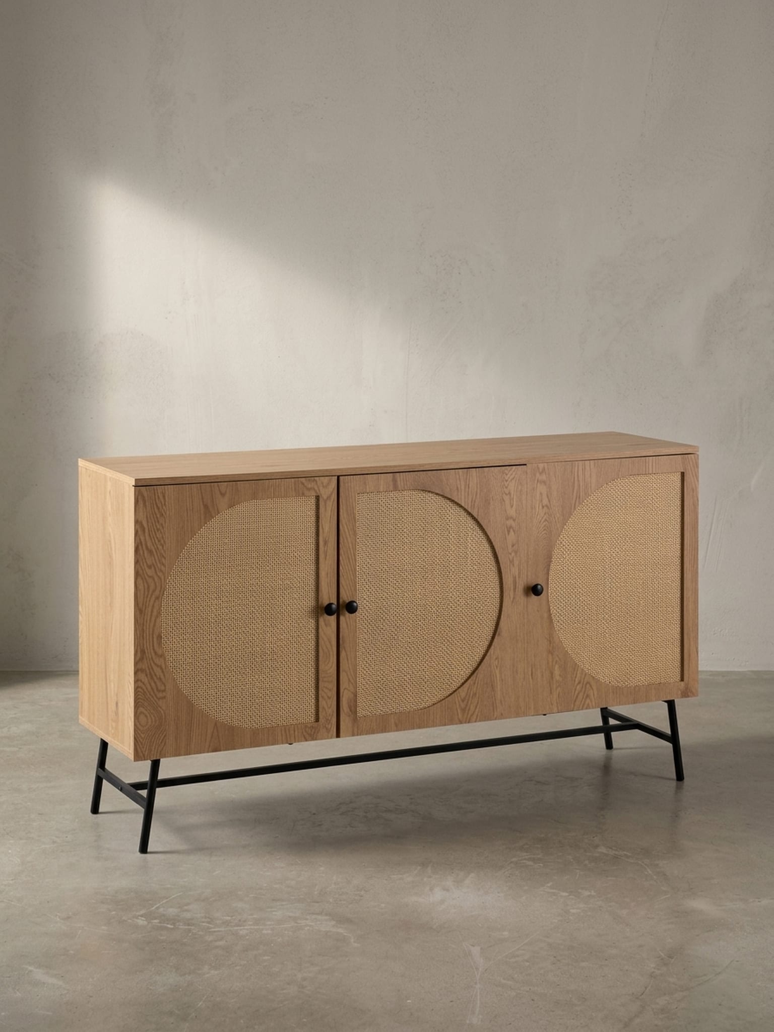 Sideboard &ndash; Eiche-Dekor/Rattan, 140x80x39&nbsp;cm, 3 T&uuml;ren, hoch - Bild 1