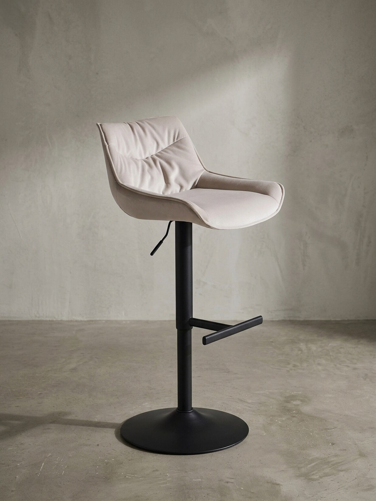 Barhocker Samt Lehne Höhenverstellbar Trompetenfuß Gepolstert, Beige 45x55x106 cm